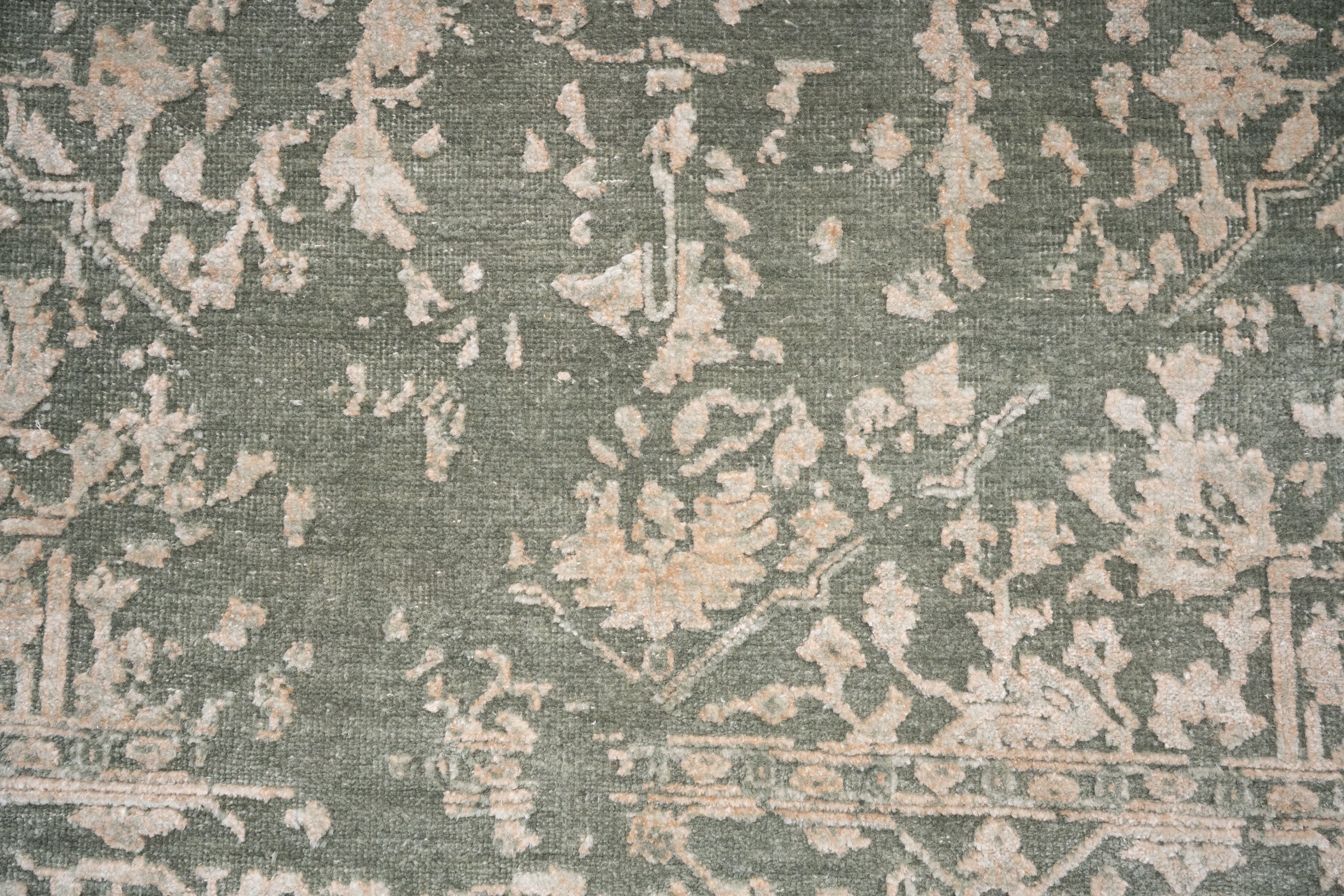 Handknotted Carpet DIA: 1070 SERAPI, Nickel, Tan & Grullo