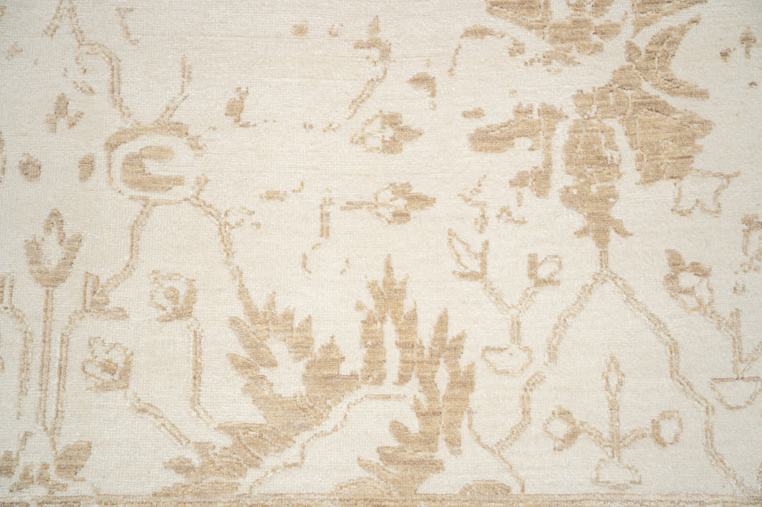 Handknotted Modern Carpet DIA- 1073 VASE 3 Almond & Tan
