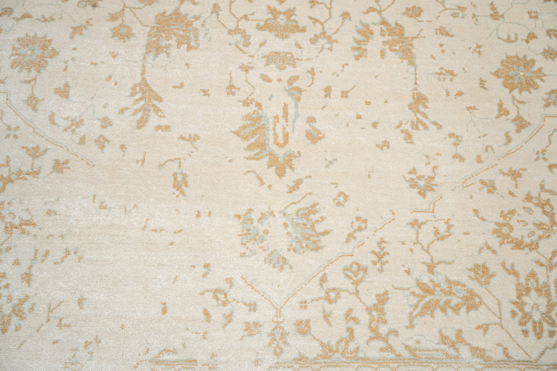 Handknotted Rug DIA- 1074 SERAPI Pearl, French Beige & Ash Gray