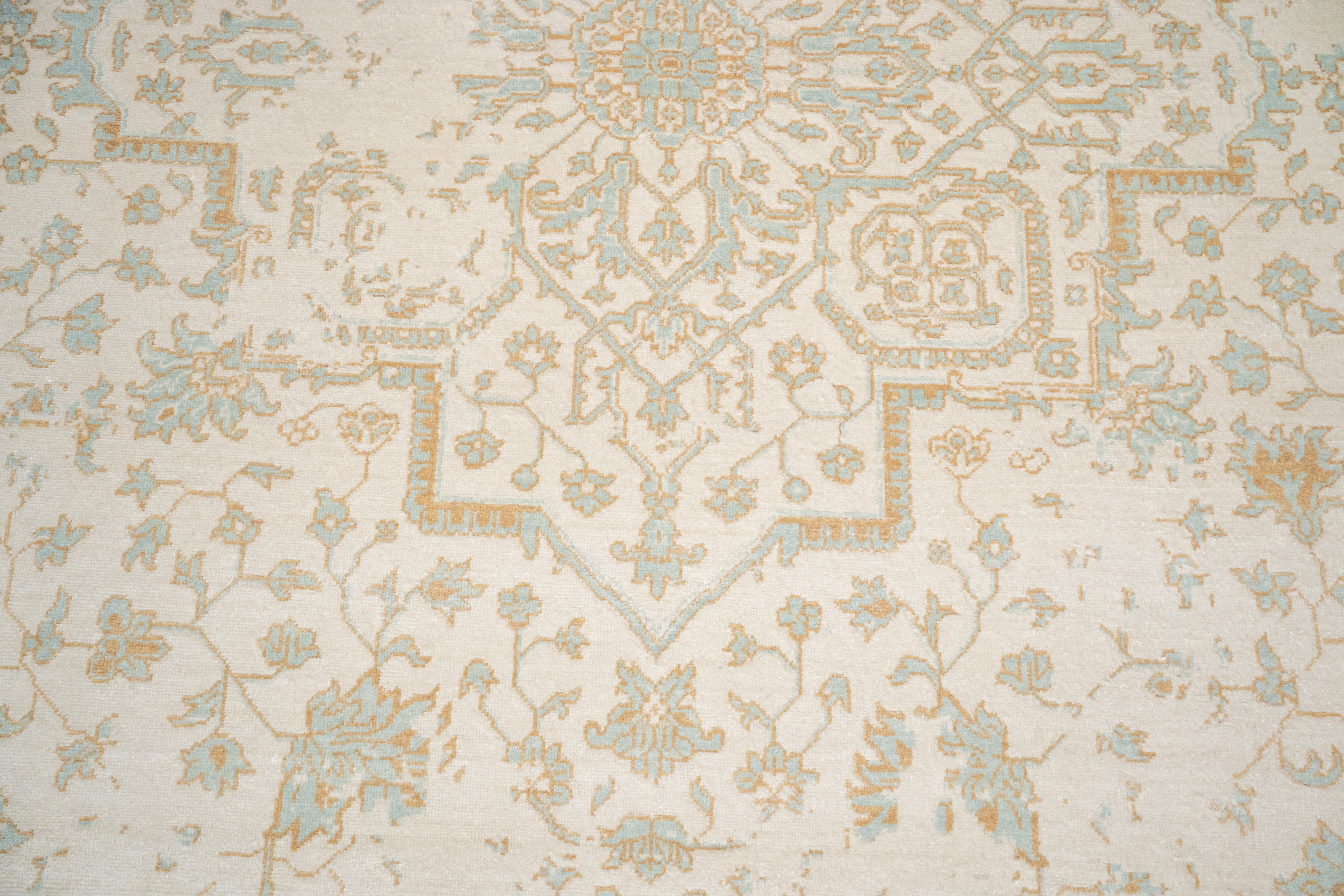 HandKnotted Rug DIA- 1075 SERAPI Pearl, French Beige & Ash Gray