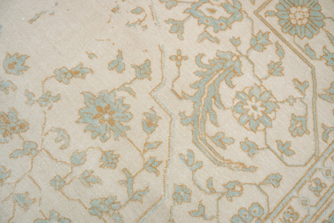 HandKnotted Rug DIA- 1075 SERAPI Pearl, French Beige & Ash Gray