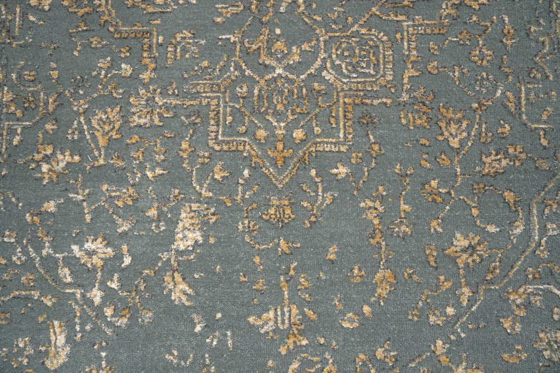 Handknotted Rug  DIA- 1078 SERAPI Gray & Light French Beige
