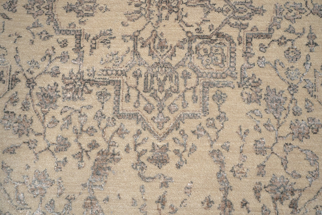 Handknotted Rug  DIA- 1079 SERAPI Dark Vanilla & Nickel