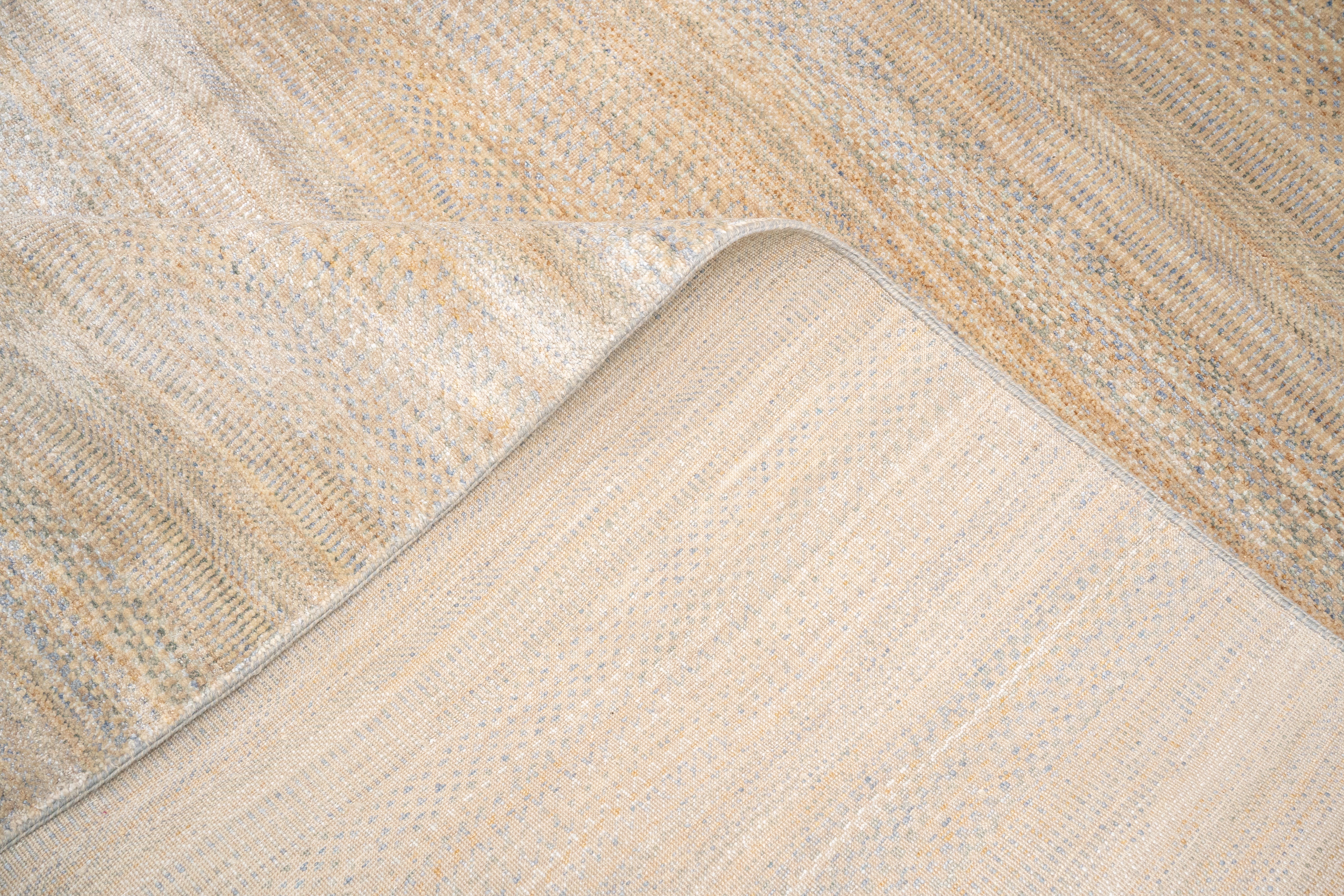 Handknotted Carpet, DIA- 1085 MCN,  French Beige & Grullo