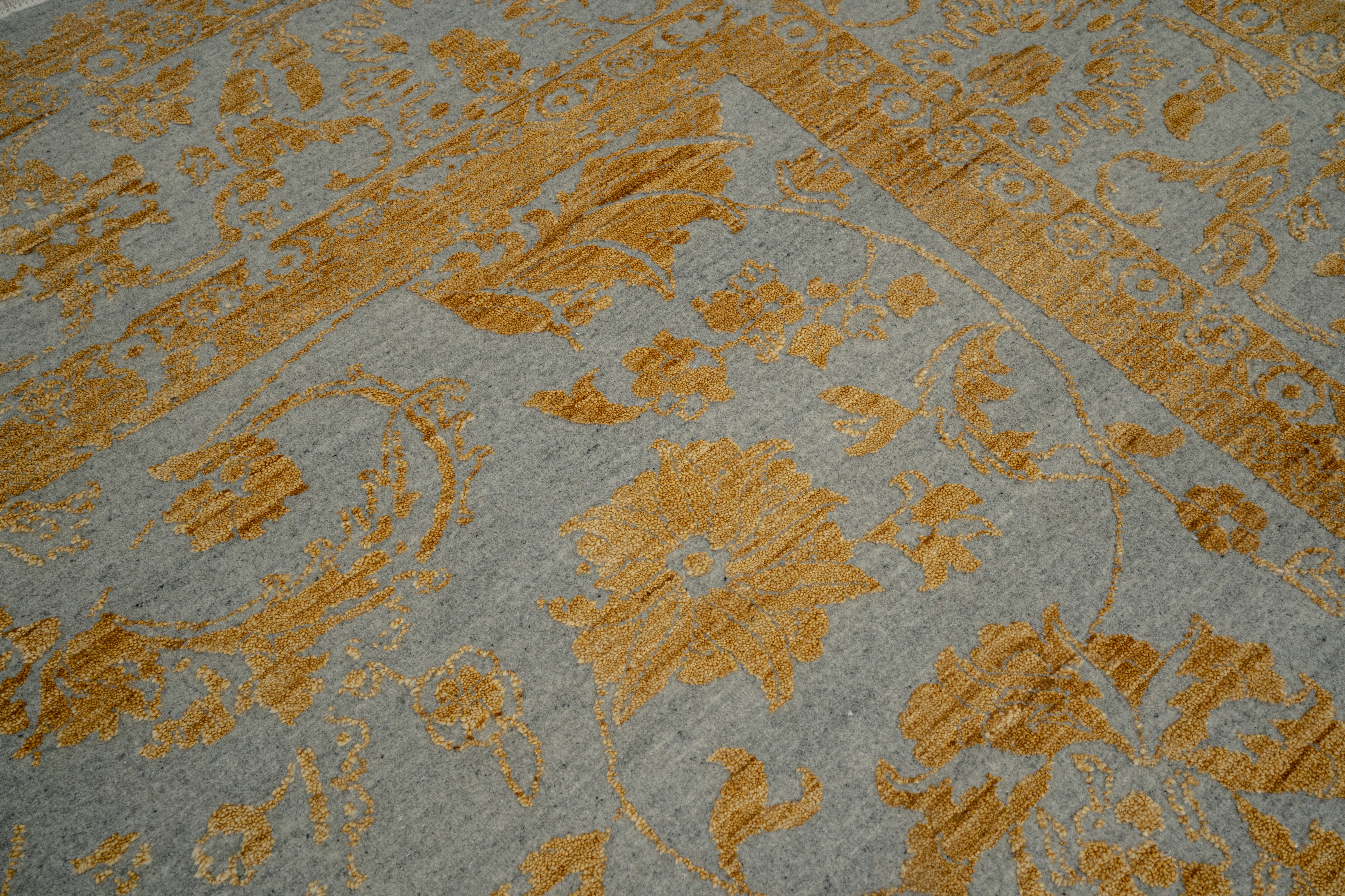 Handknotted Modern Carpet DIA- 18