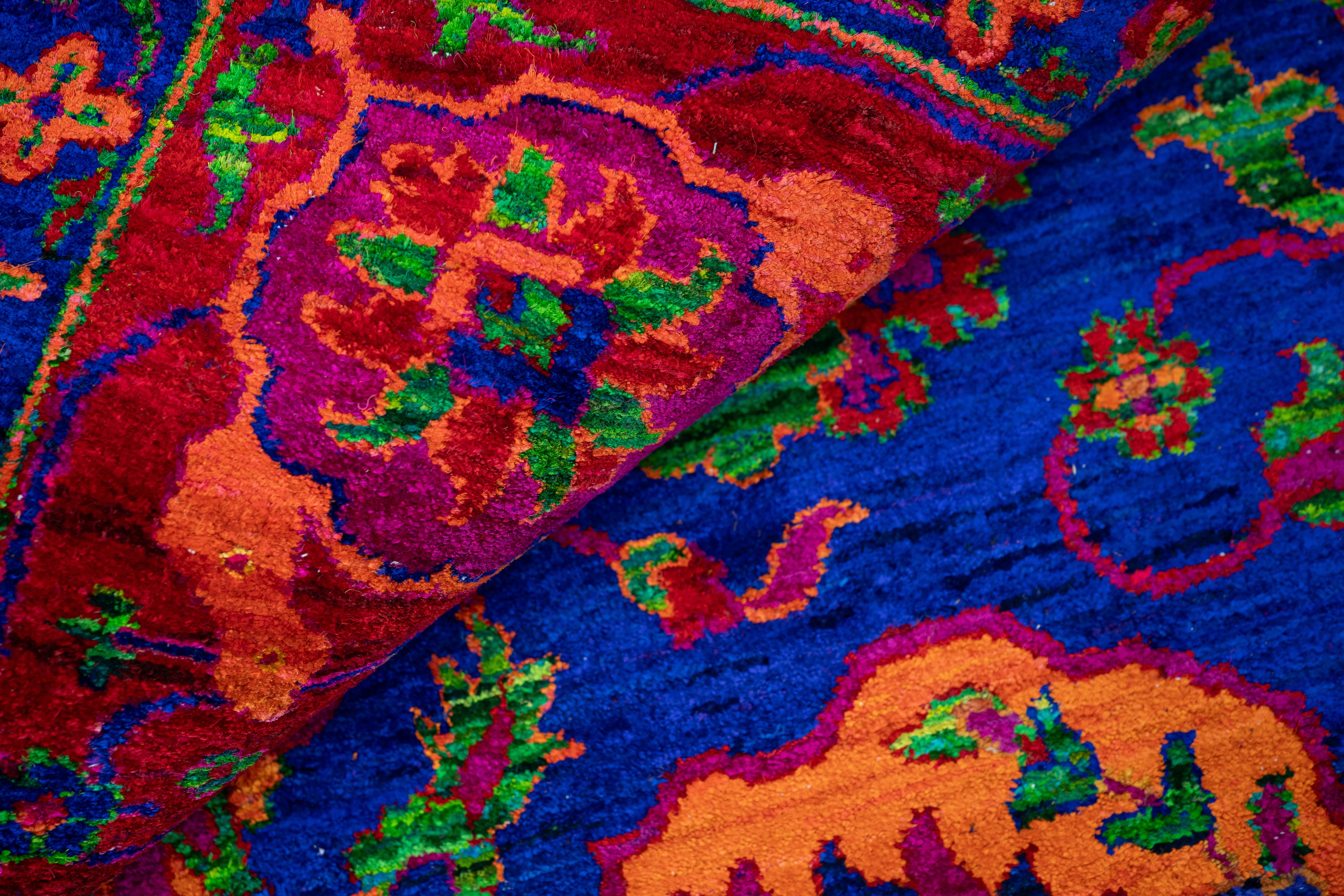 Handknotted Modern Saree Silk Carpet DIA- 1403