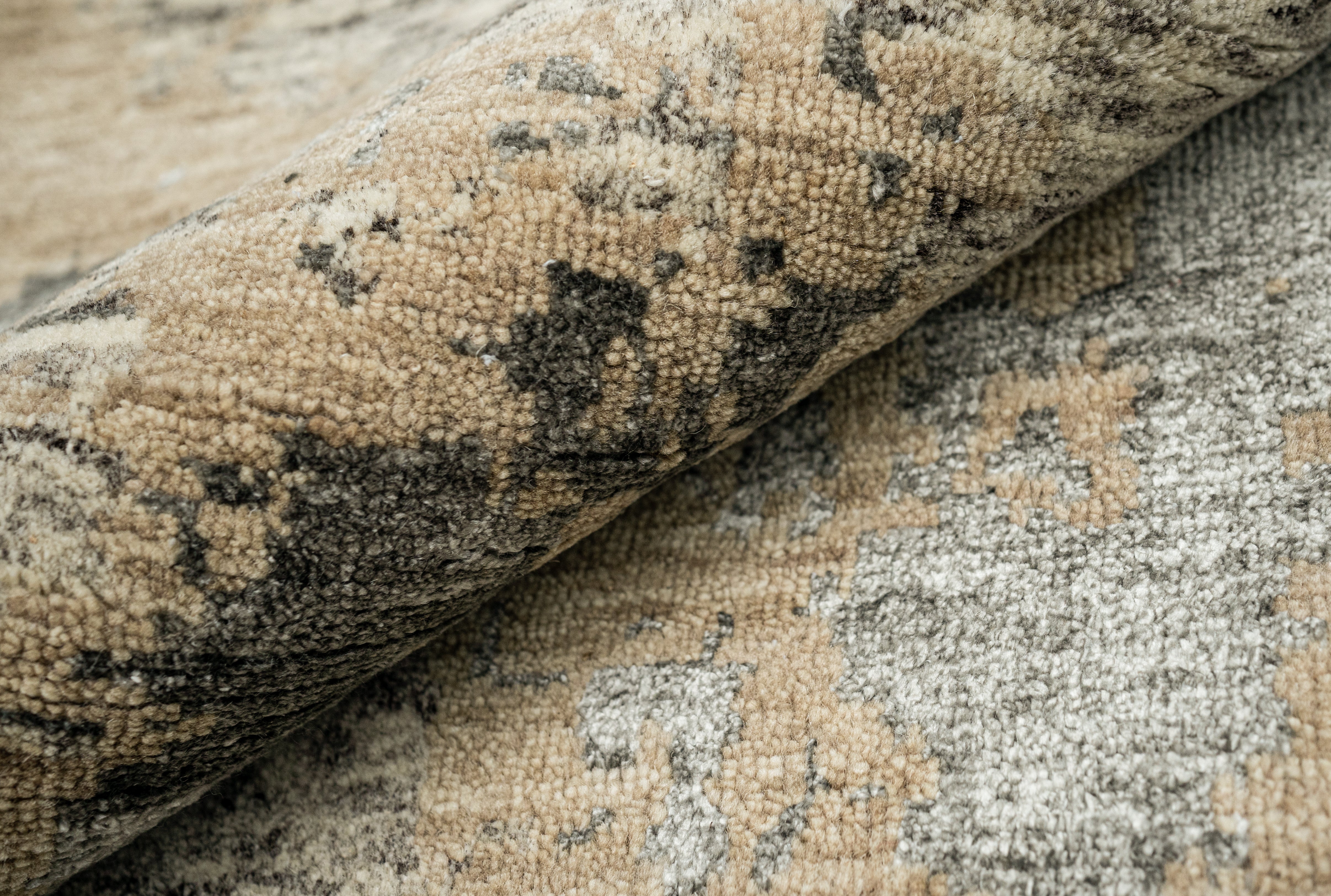 Abstract Design Handknotted Carpet DIA- 1638