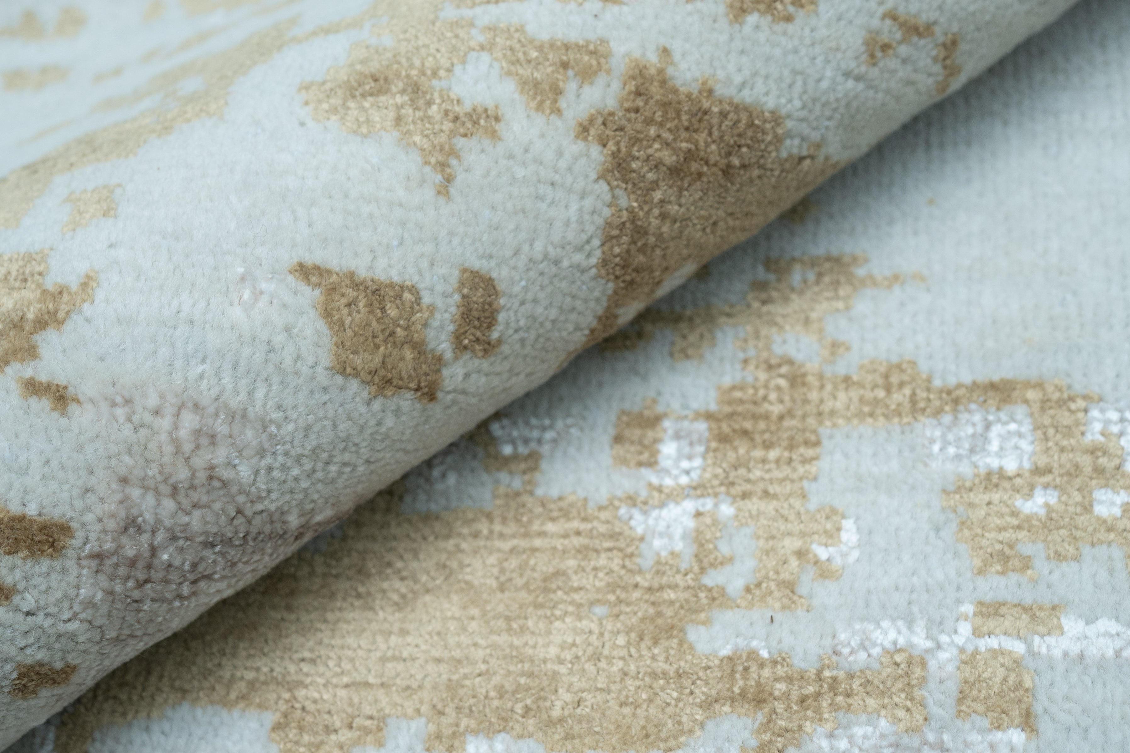 Abstract Design  Handknotted Carpet DIA- 90 GALAXY