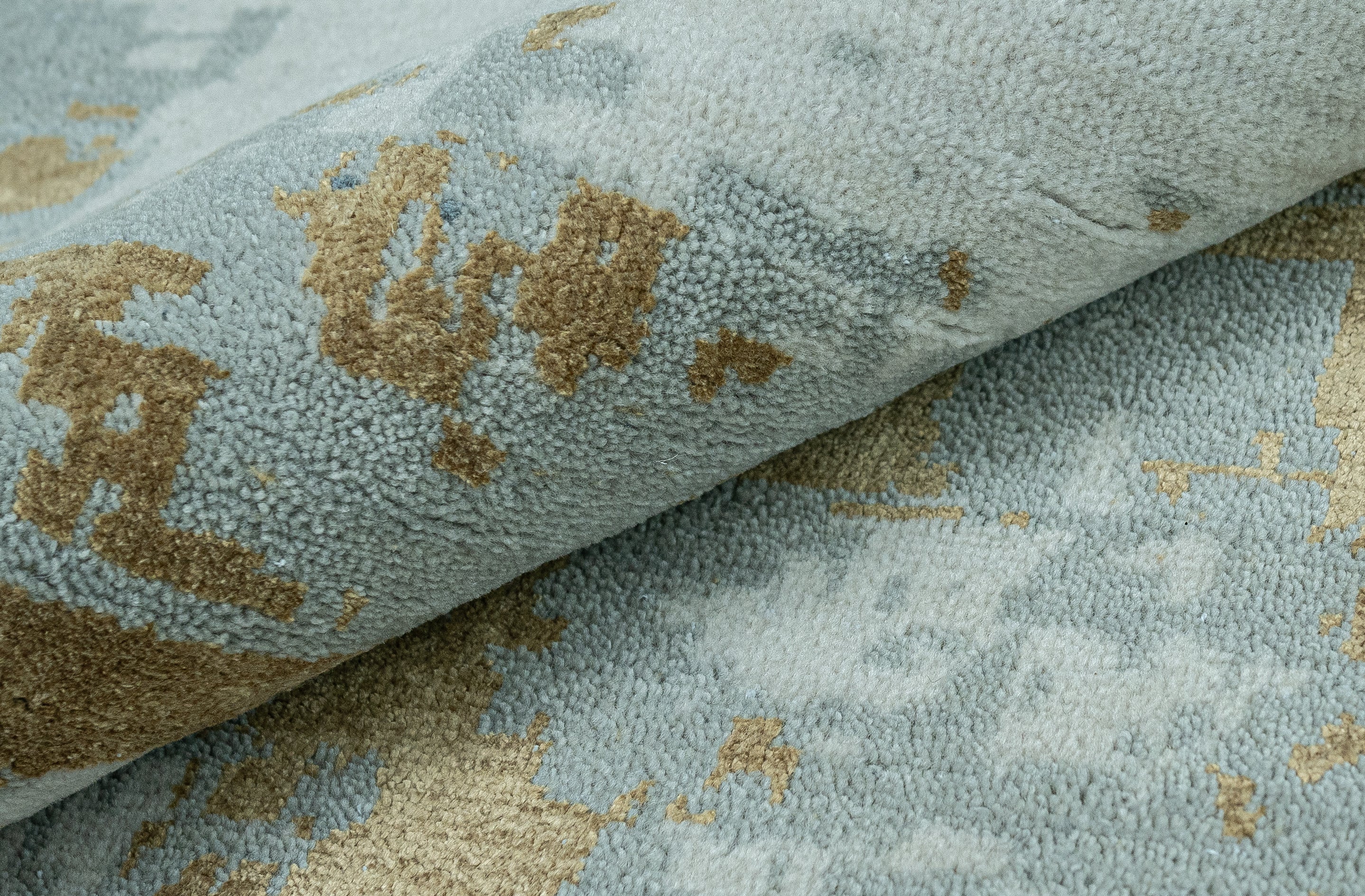 Abstract Design  Handknotted Carpet DIA- 04 GALAXY