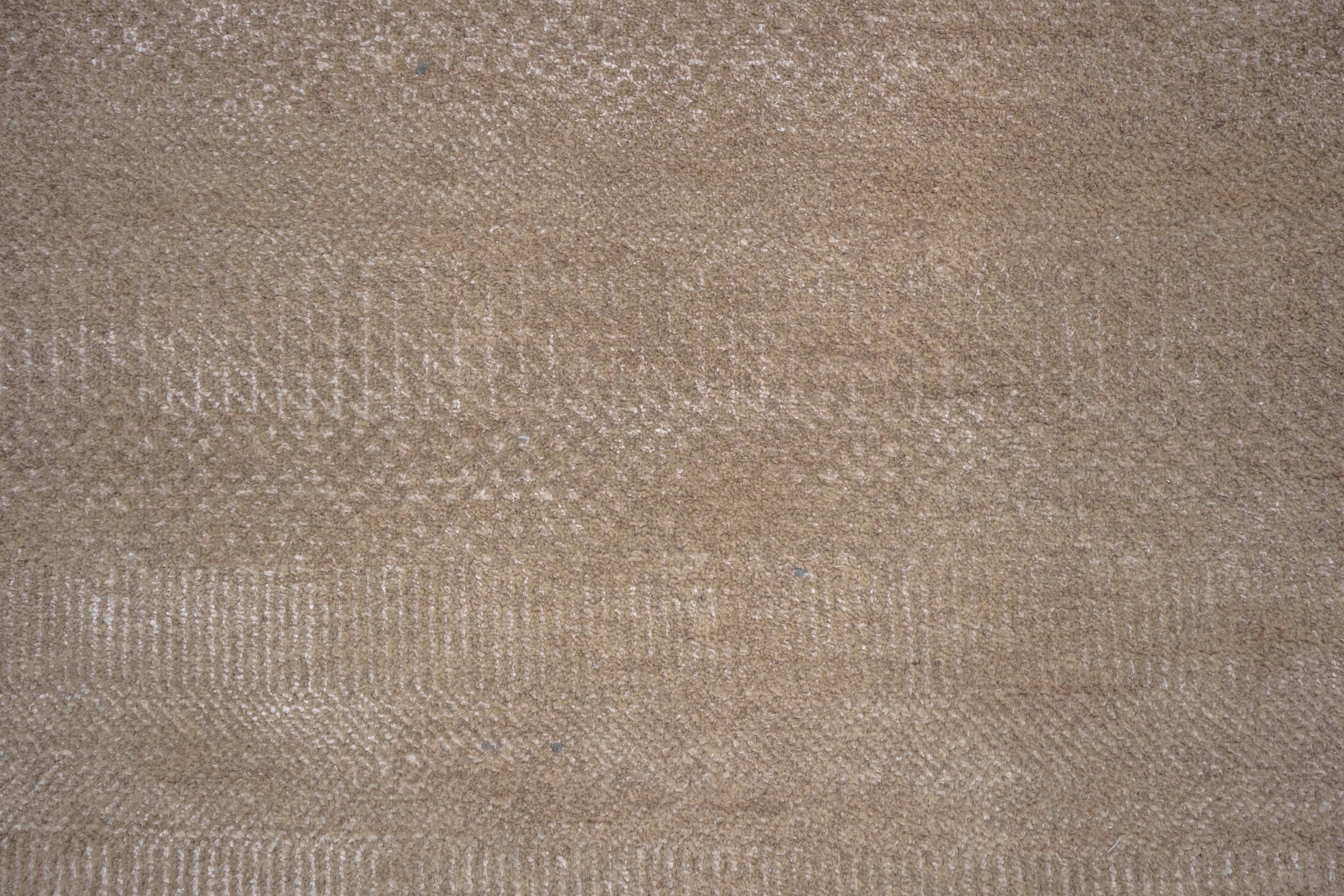 Handknotted Rug  DIA- 110 MCN Beaver & Dark Vanilla