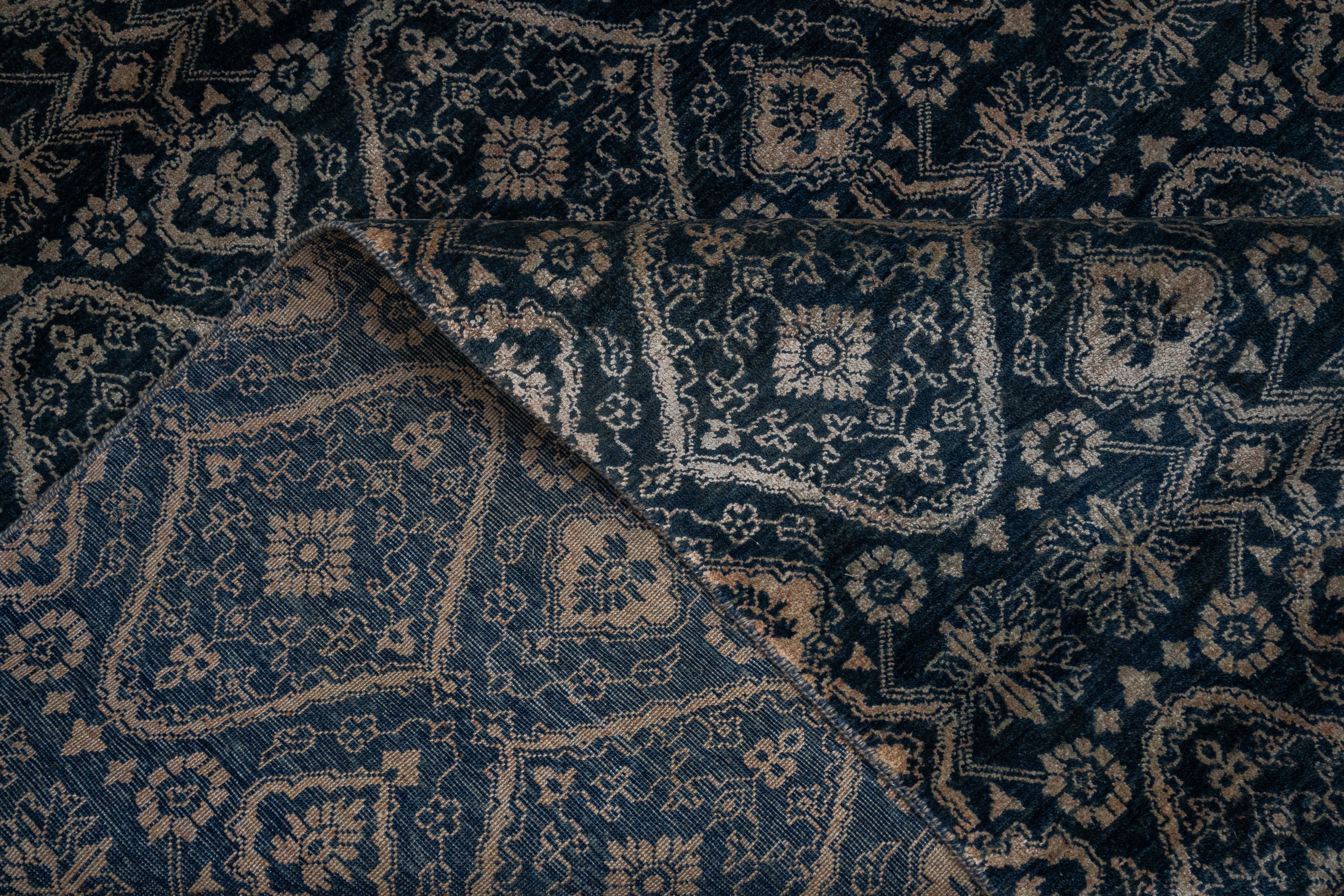 Handknotted Modern Carpet DIA- 122