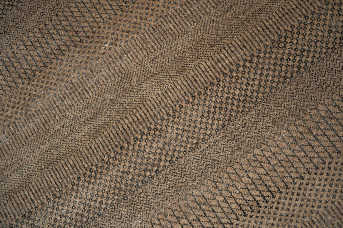HandKnotted Carpet DIA- 125 MCN Natural & Black