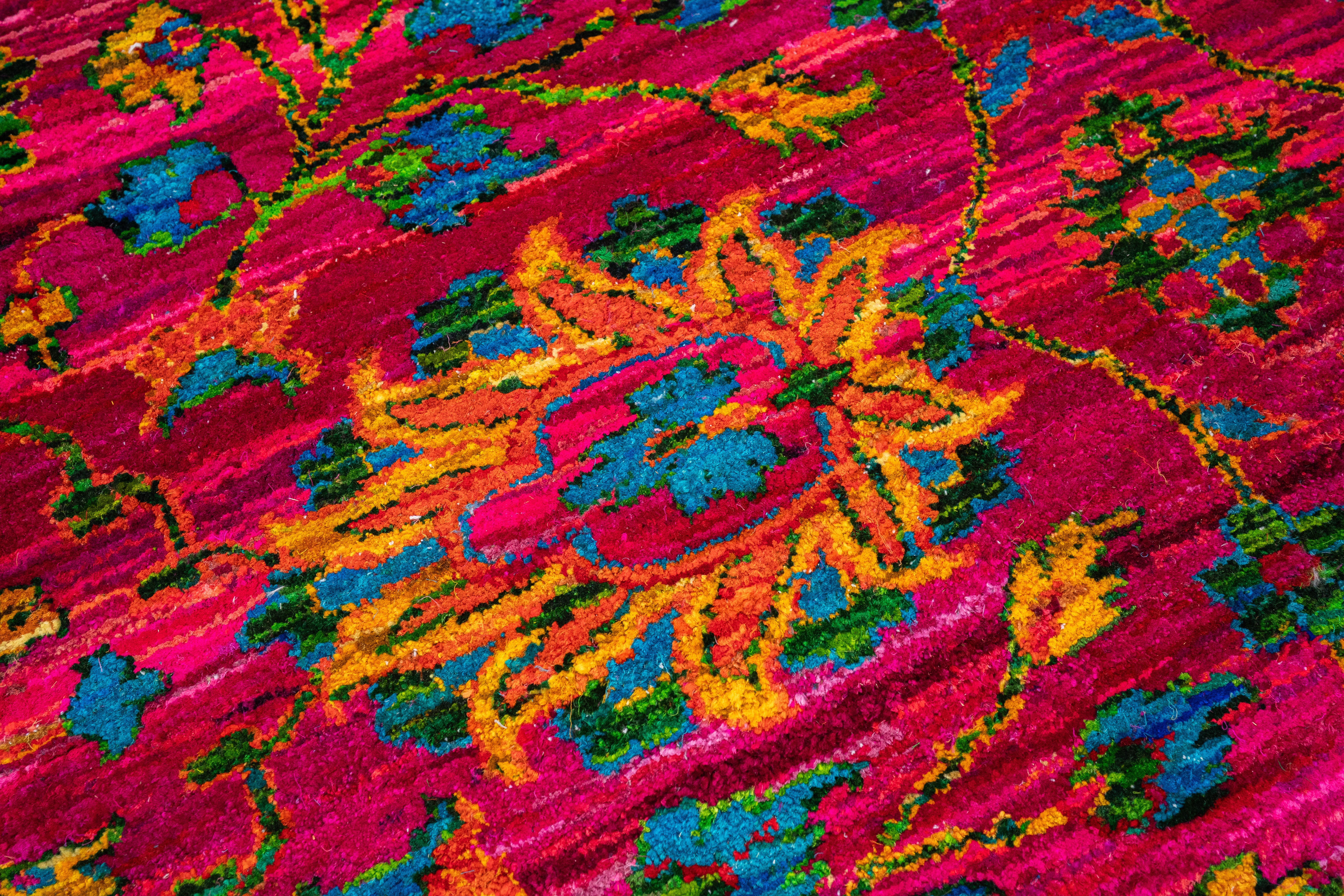 Handknotted Carpet DIA- 127 PHOOLMANDI, MULTI COLOR