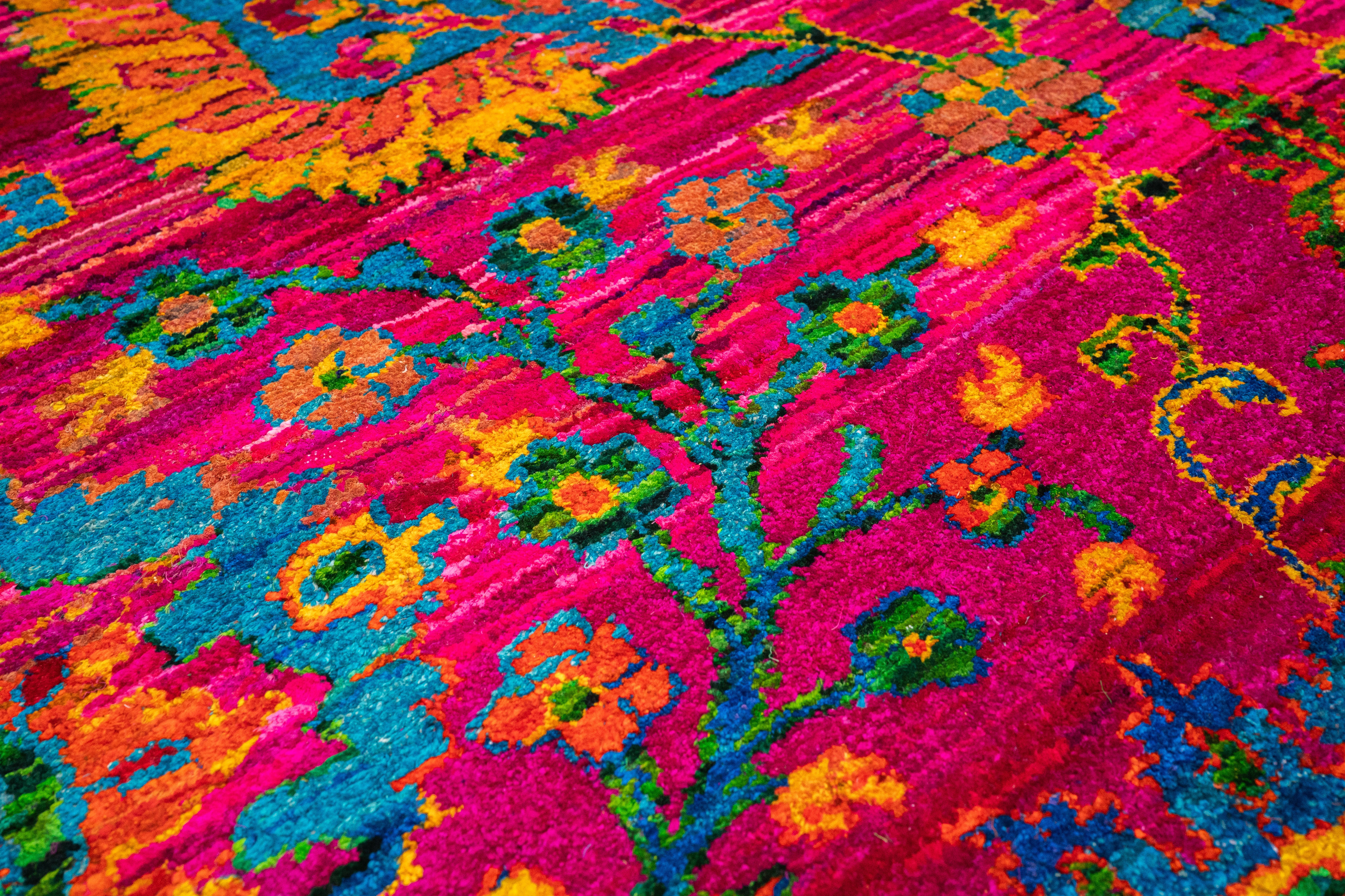 Handknotted Carpet DIA- 127 PHOOLMANDI, MULTI COLOR