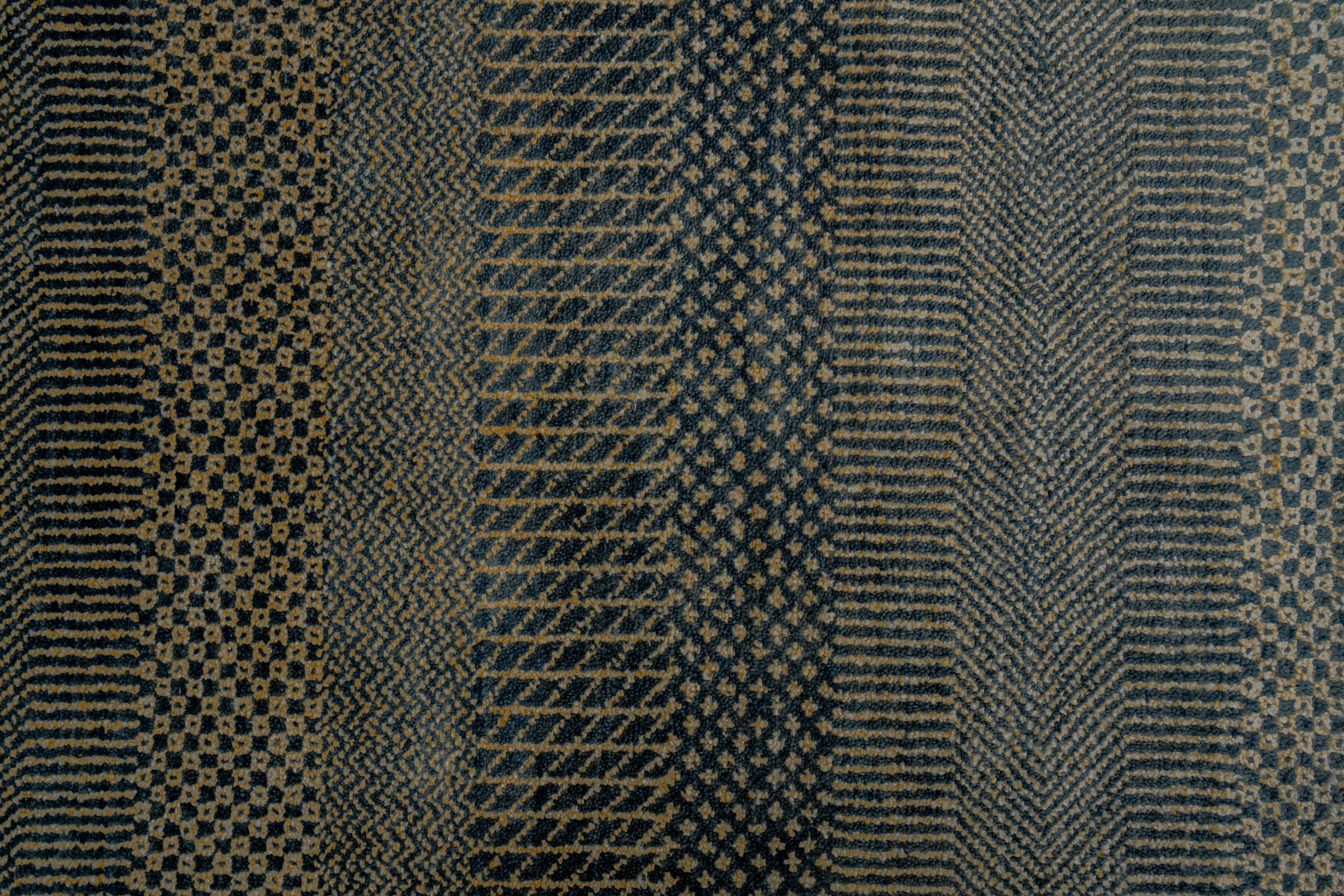 Handknotted Carpet DIA- 1577