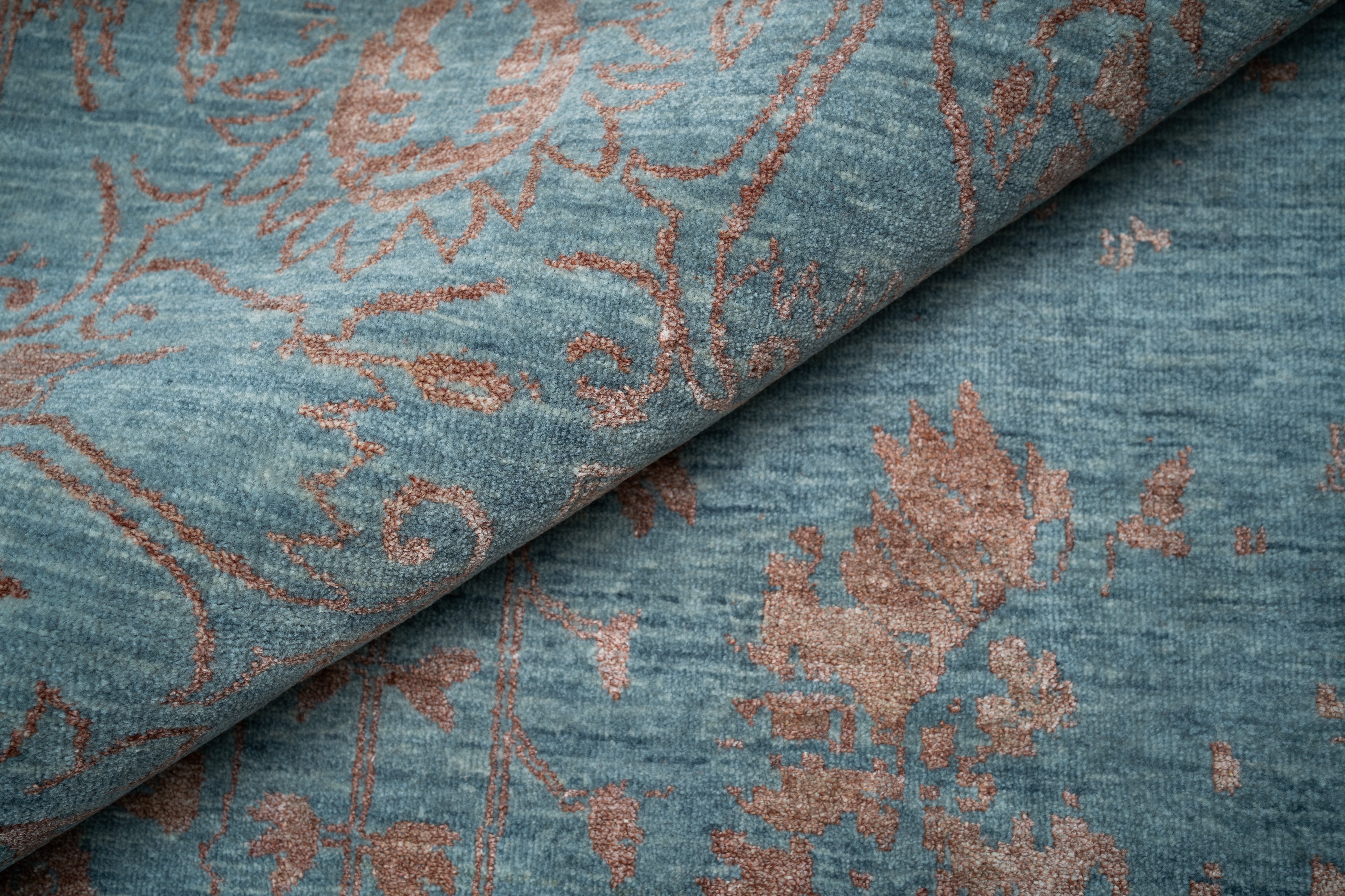 Handknotted Carpet DIA- 2635 VASE 3