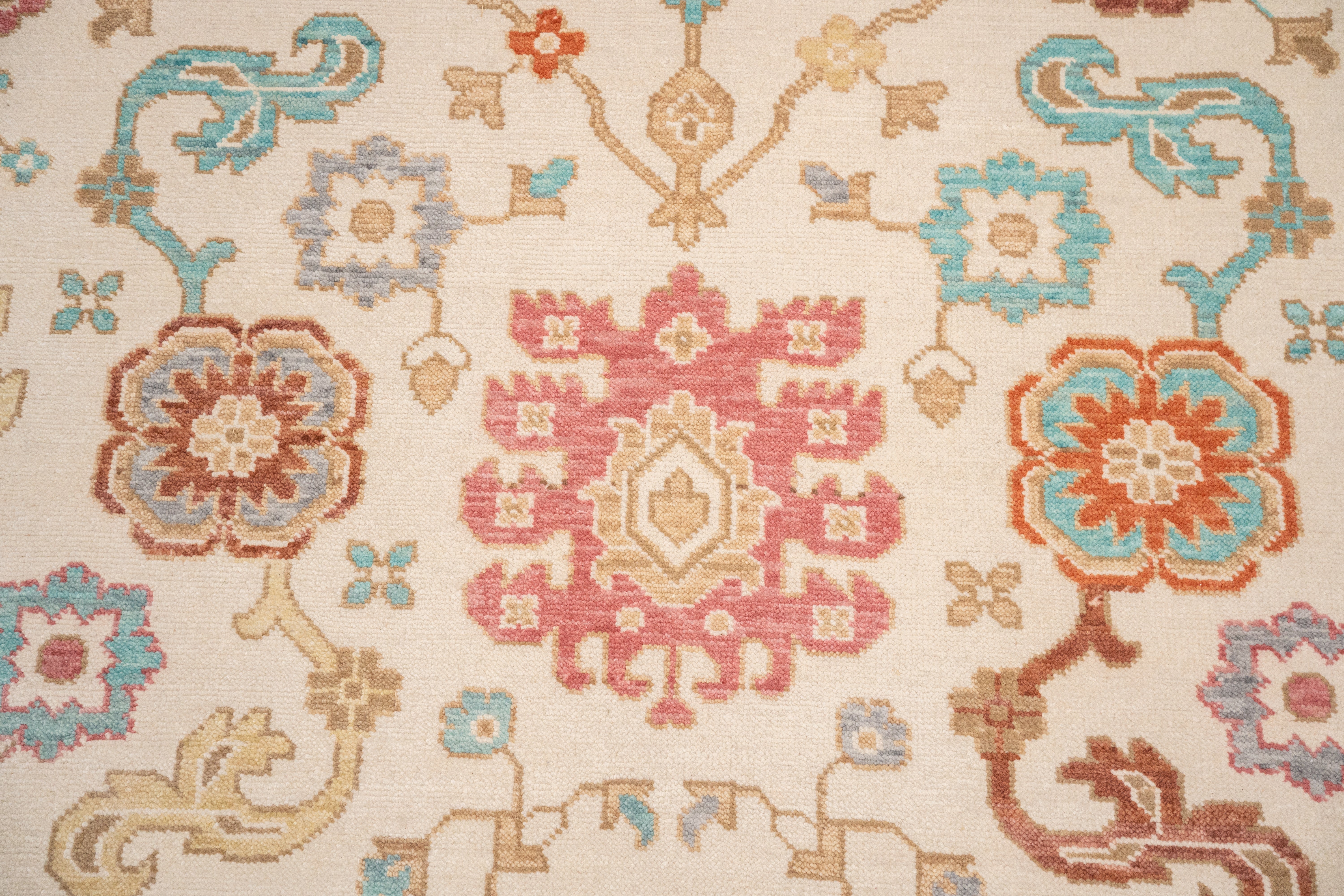Handknotted Carpet, DIA- 13 OUSHAK, Almond, Brown, Green Sheen & Taupe