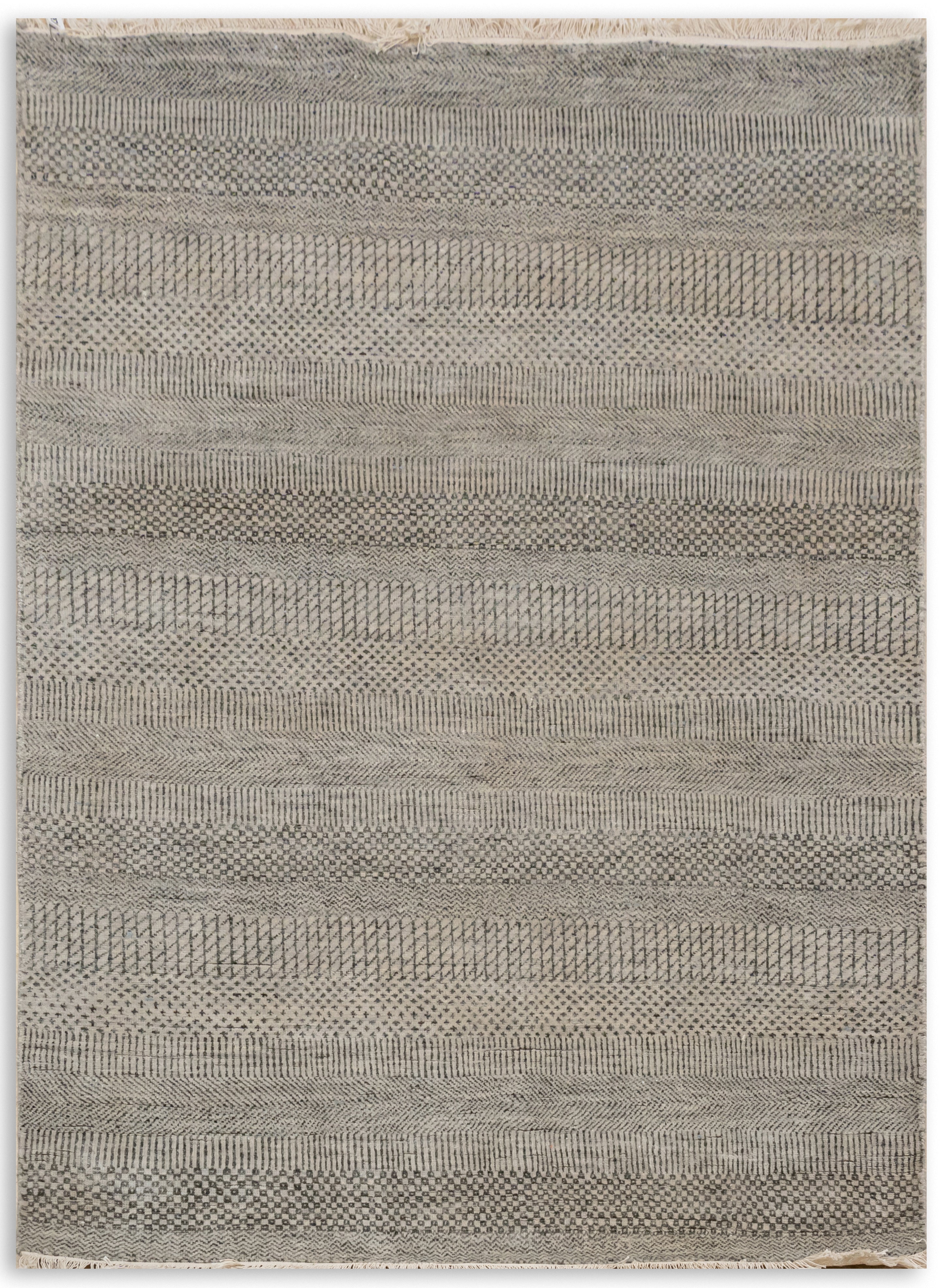 Handknotted Carpet DIA- 1325 MCN, Spanish Gray & Black Olive