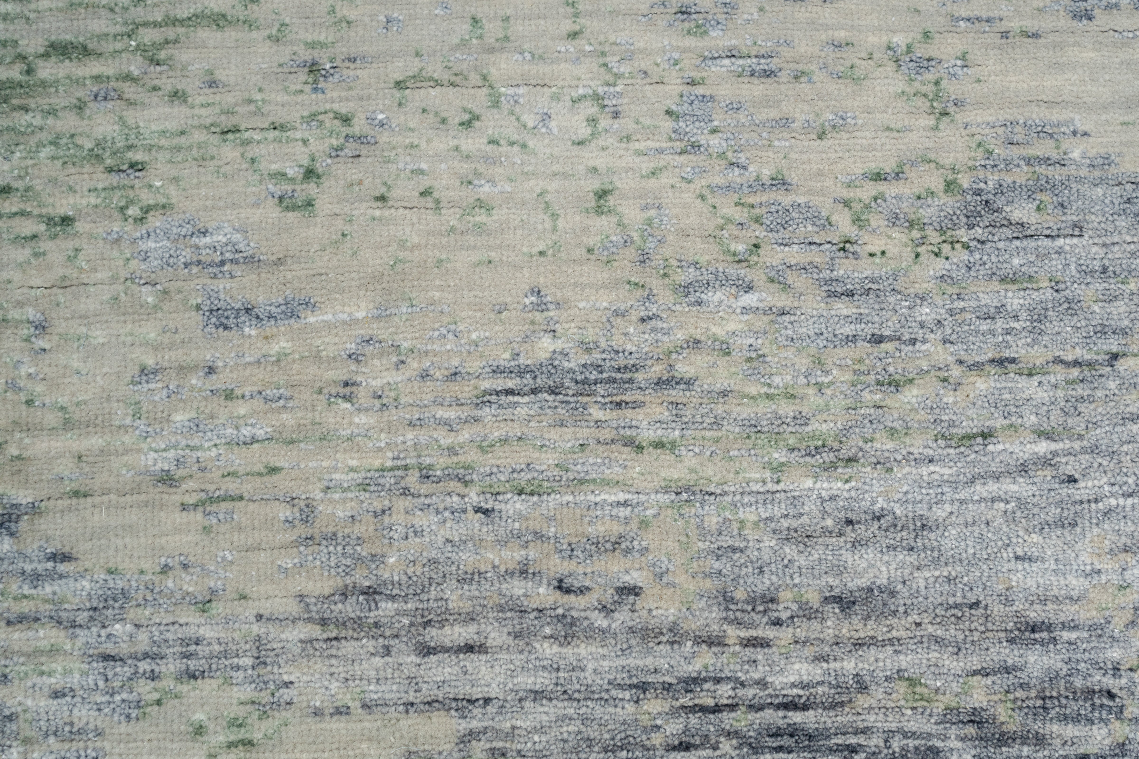 Abstract Handknotted Carpet DIA: 1333 VASE 3, Dolphin Gray, Silver Foil & Stormcloud