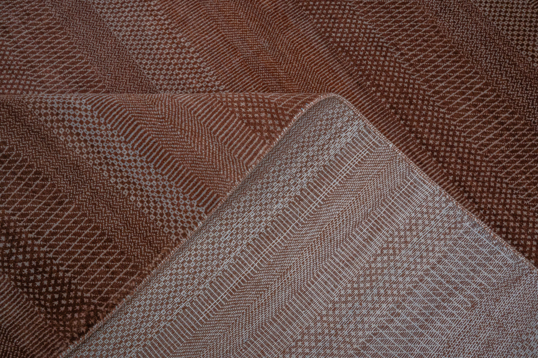 Handknotted Carpet DIA- 1364 MCN,  Coffee & Silver