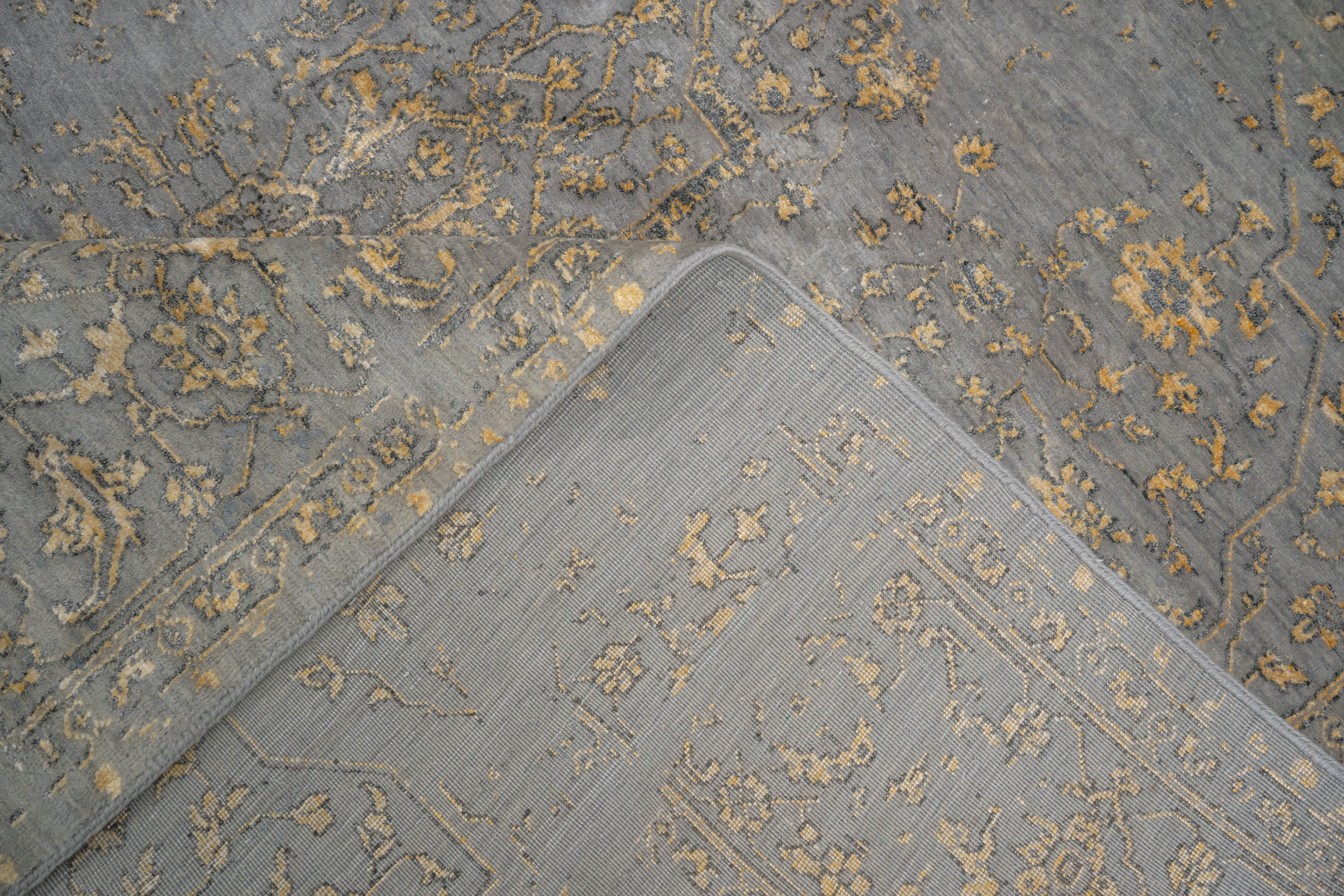 Handknotted Rug DIA- 1367 SERAPI Old Silver & Brown Yellow