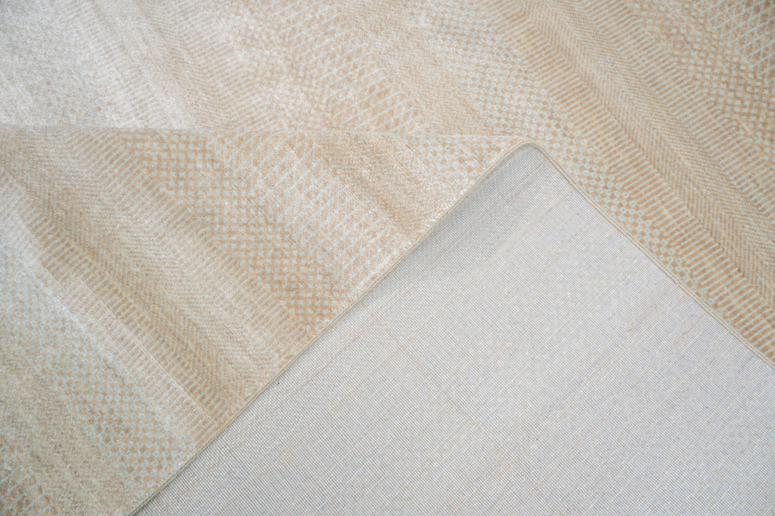 Handknotted Carpet DIA- 15 MCN, Khaki & Silver Sand