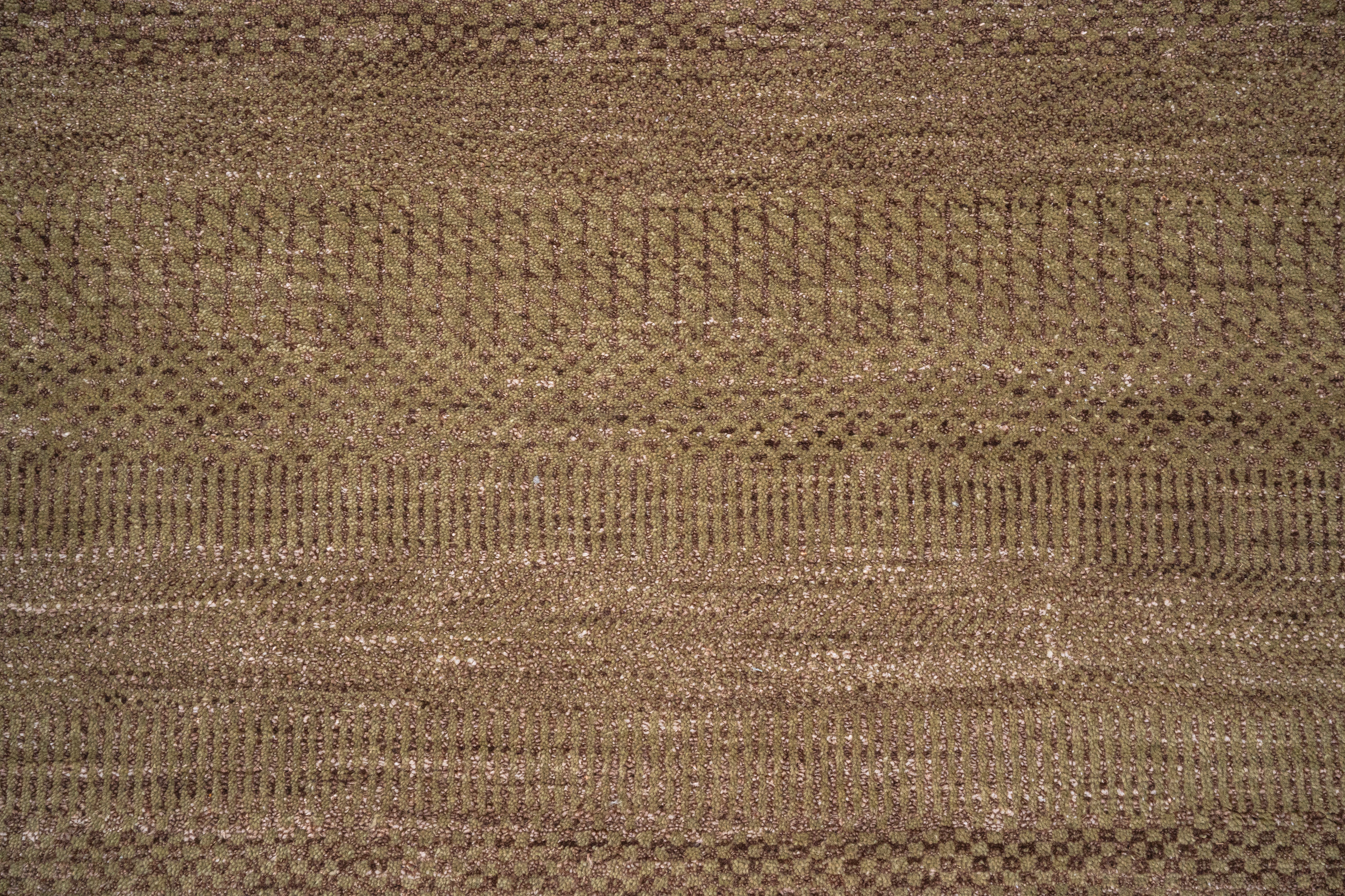 Handknotted Carpet DIA- 1529 MCN,  Natural & Brown
