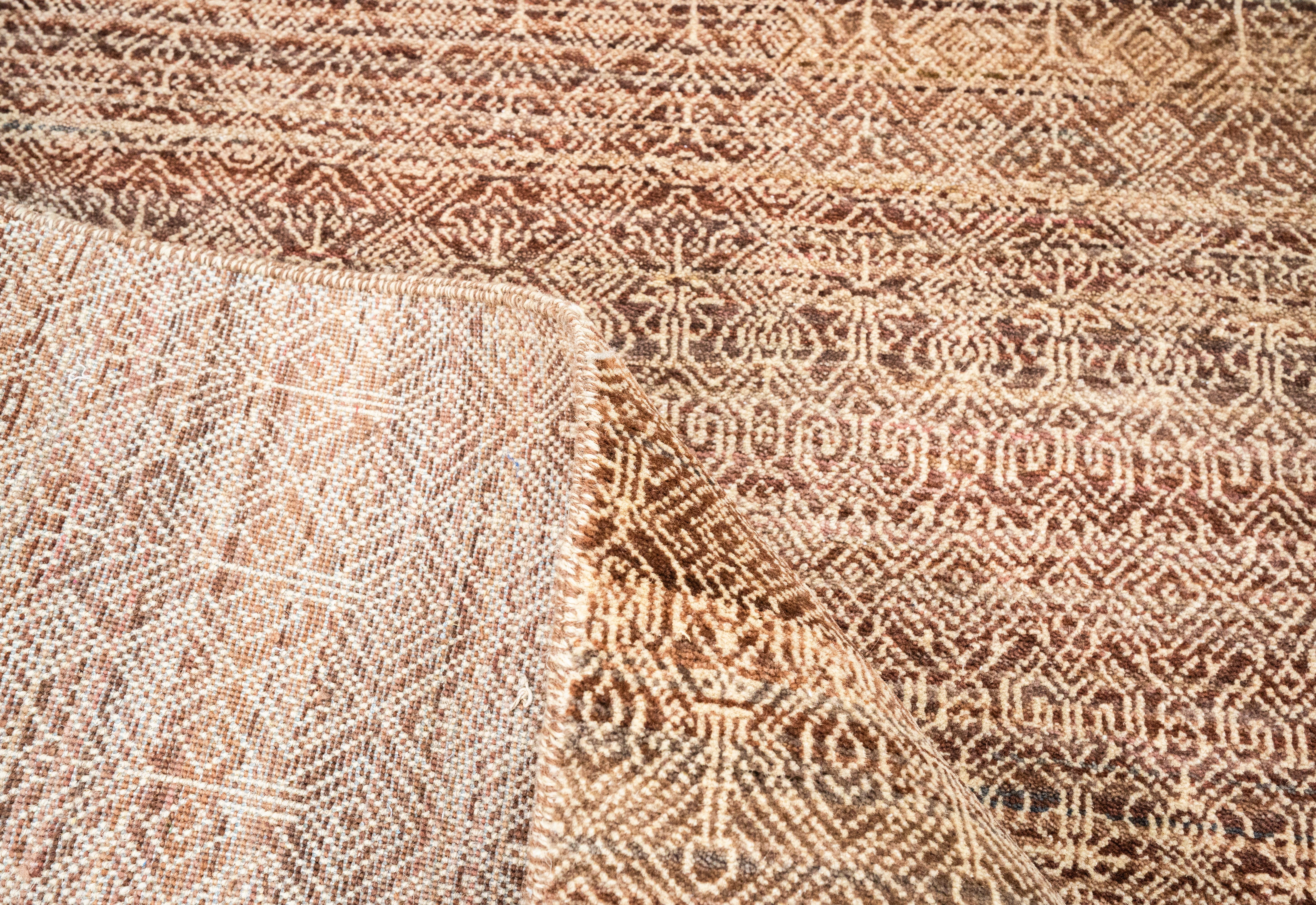 Handknotted Carpet DIA- 1547 MCD,  Natural & Brown