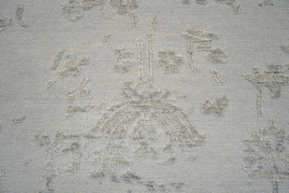 Handknotted Rug  DIA- 155 M-28 Argent & Titanium
