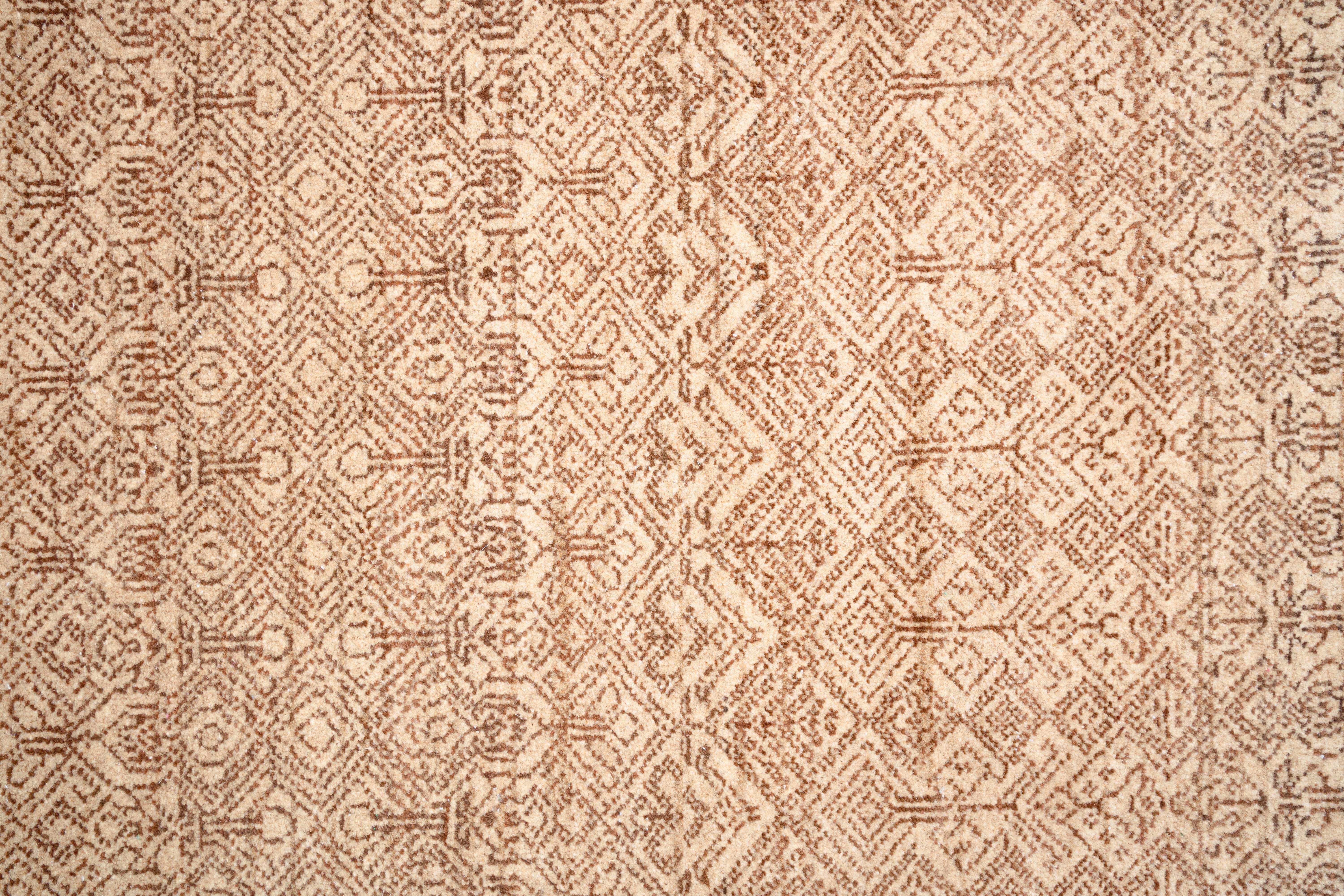 Handknotted Carpet DIA- 1563 MCD, Natural & Brown