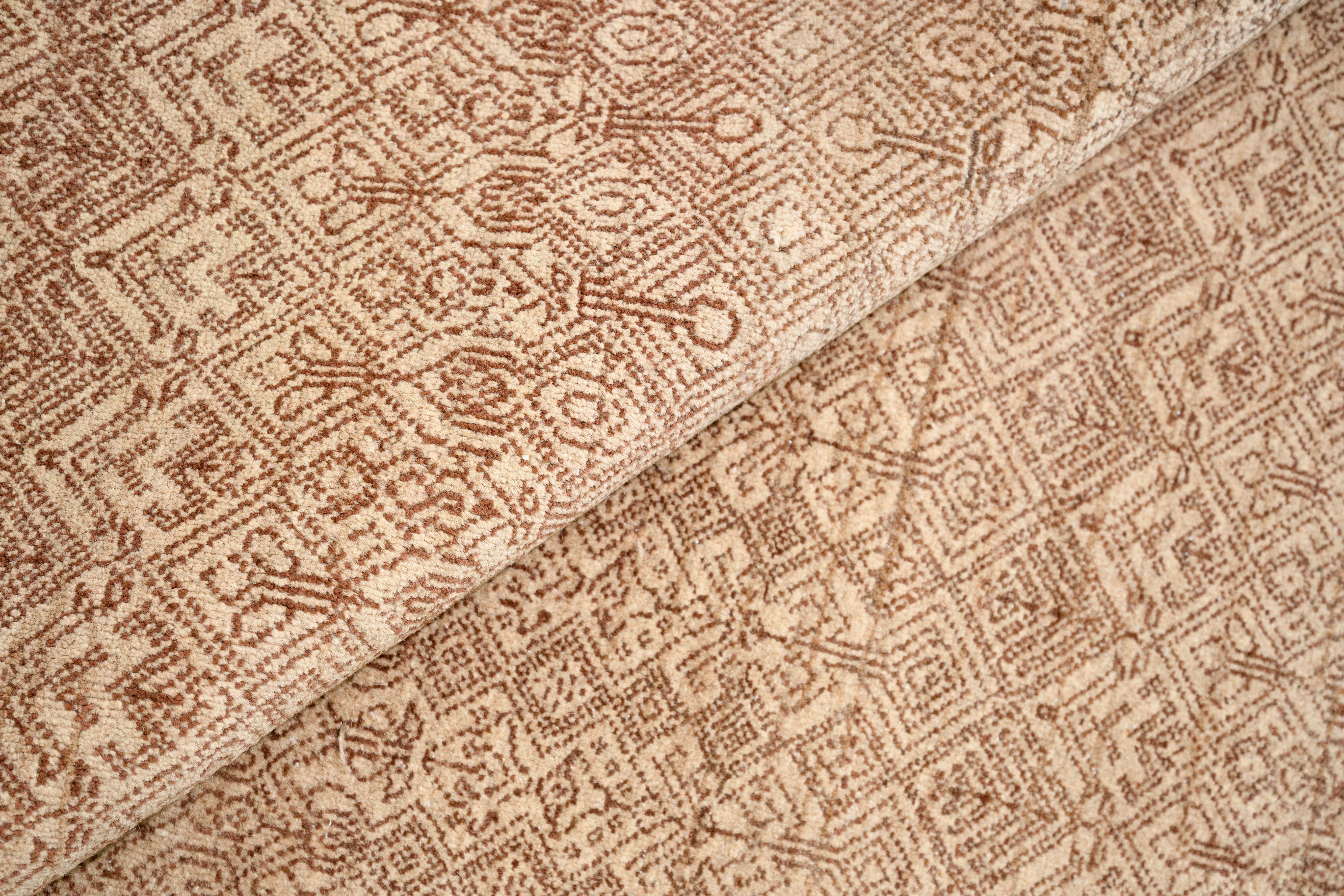 Handknotted Carpet DIA- 1563 MCD, Natural & Brown