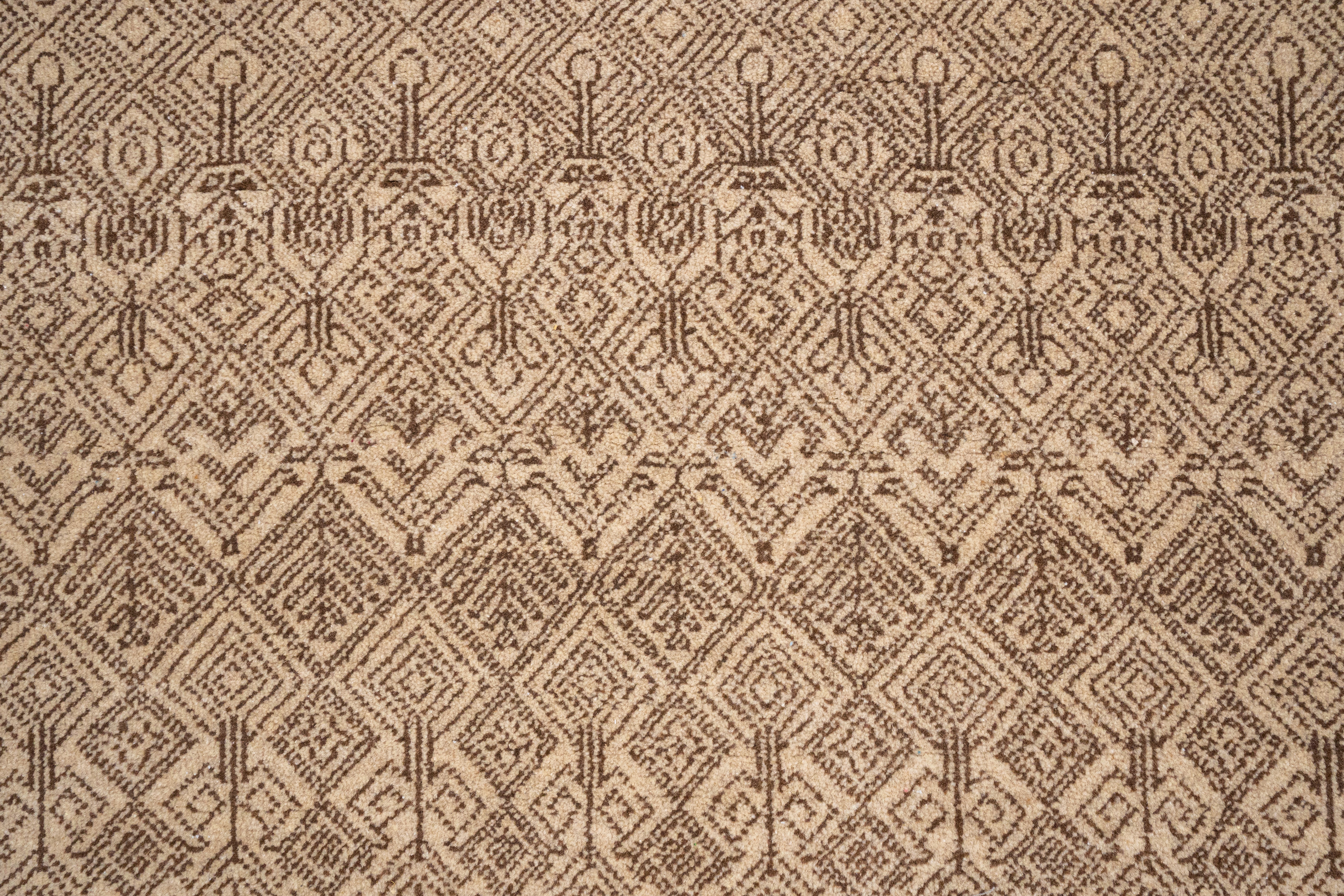 Handknotted Carpet DIA- 1575 MCD,  Natural & Brown