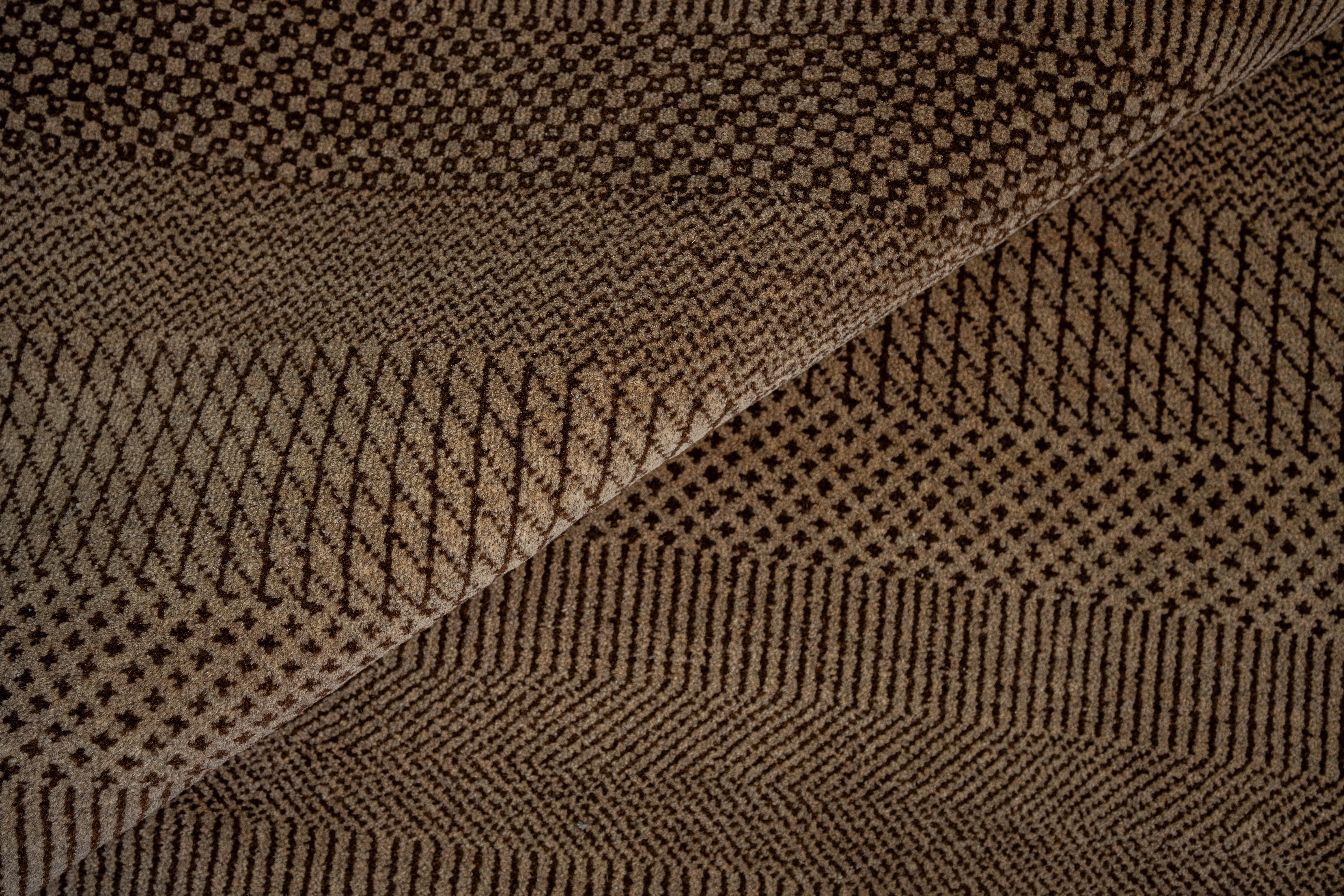 Handknotted Carpet DIA- 1661 MCN,  Natural & Brown