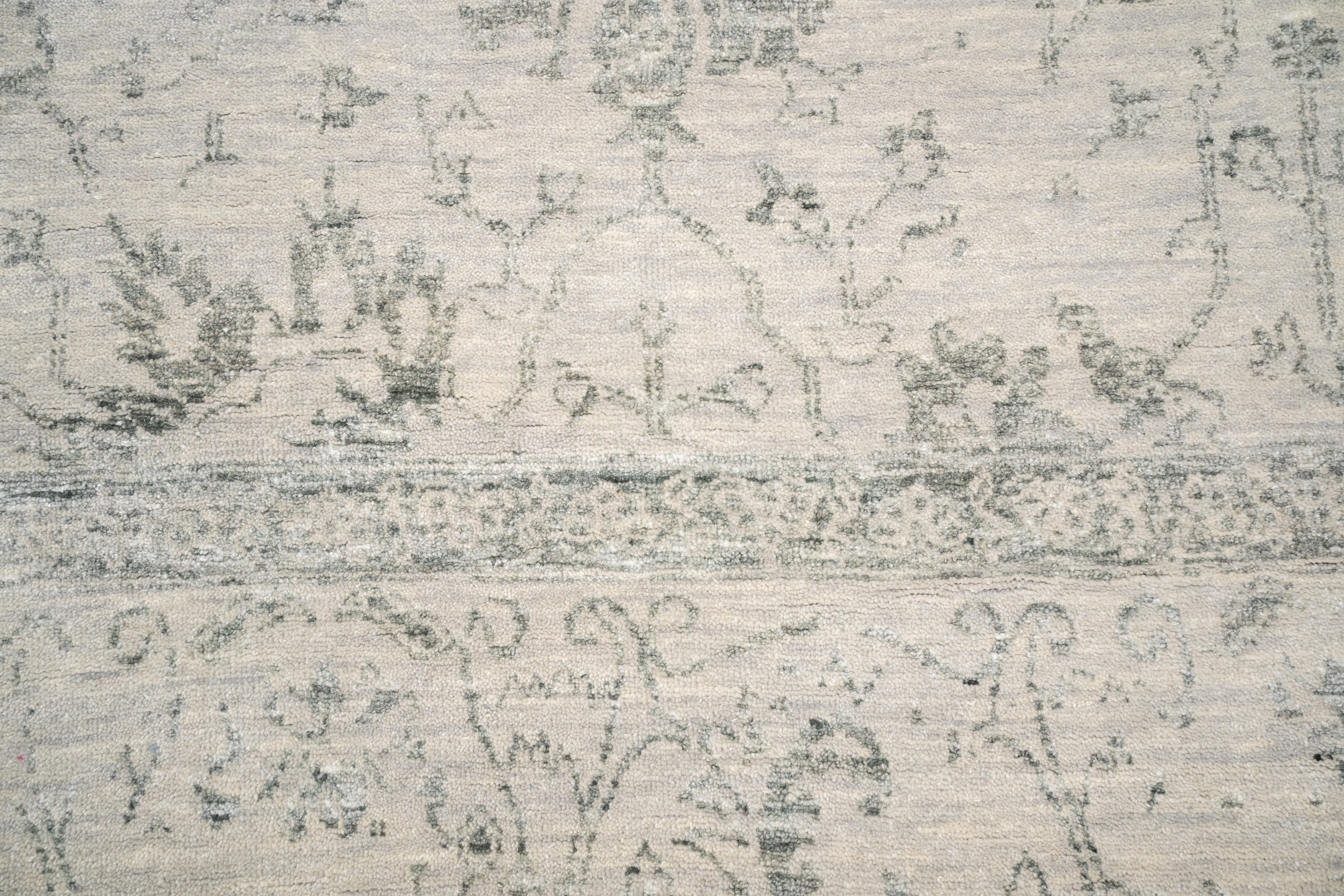 Handknotted Carpet, DIA - 1679 VASE 3 Silver Black