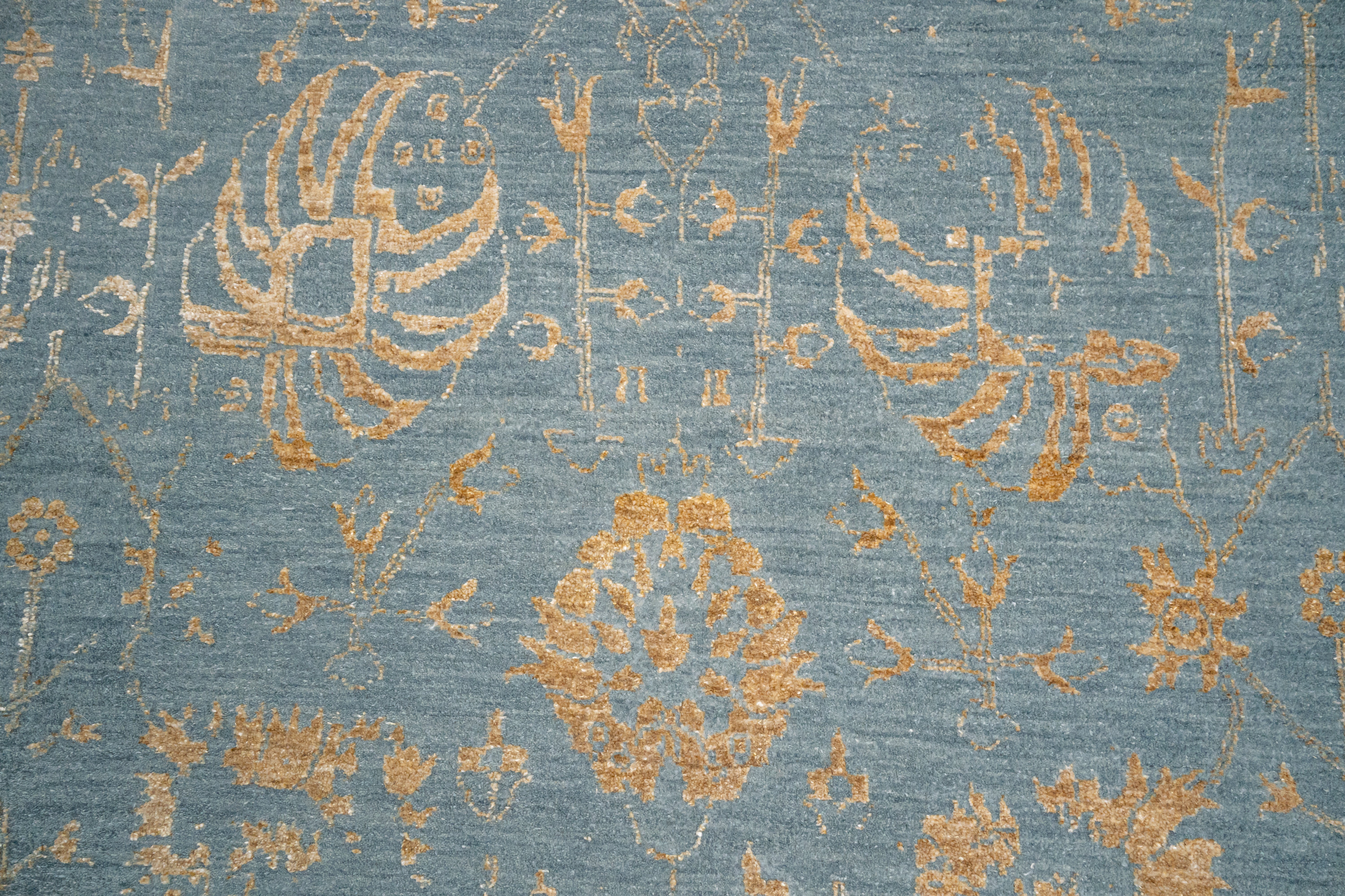 HANDKNOTTED RUG DIA- 169 VASE 3, J.Blue & Gold