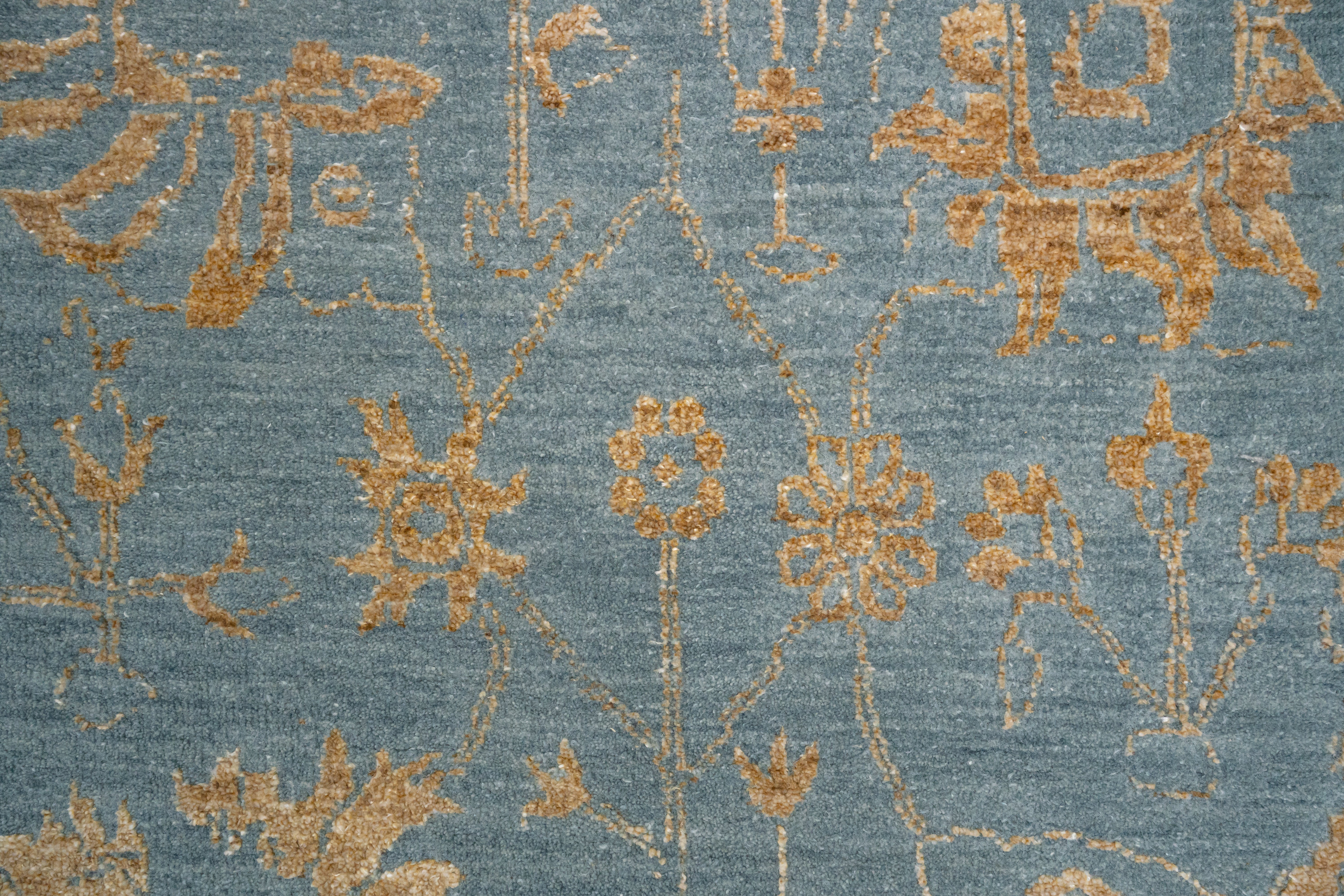 HANDKNOTTED RUG DIA- 169 VASE 3, J.Blue & Gold