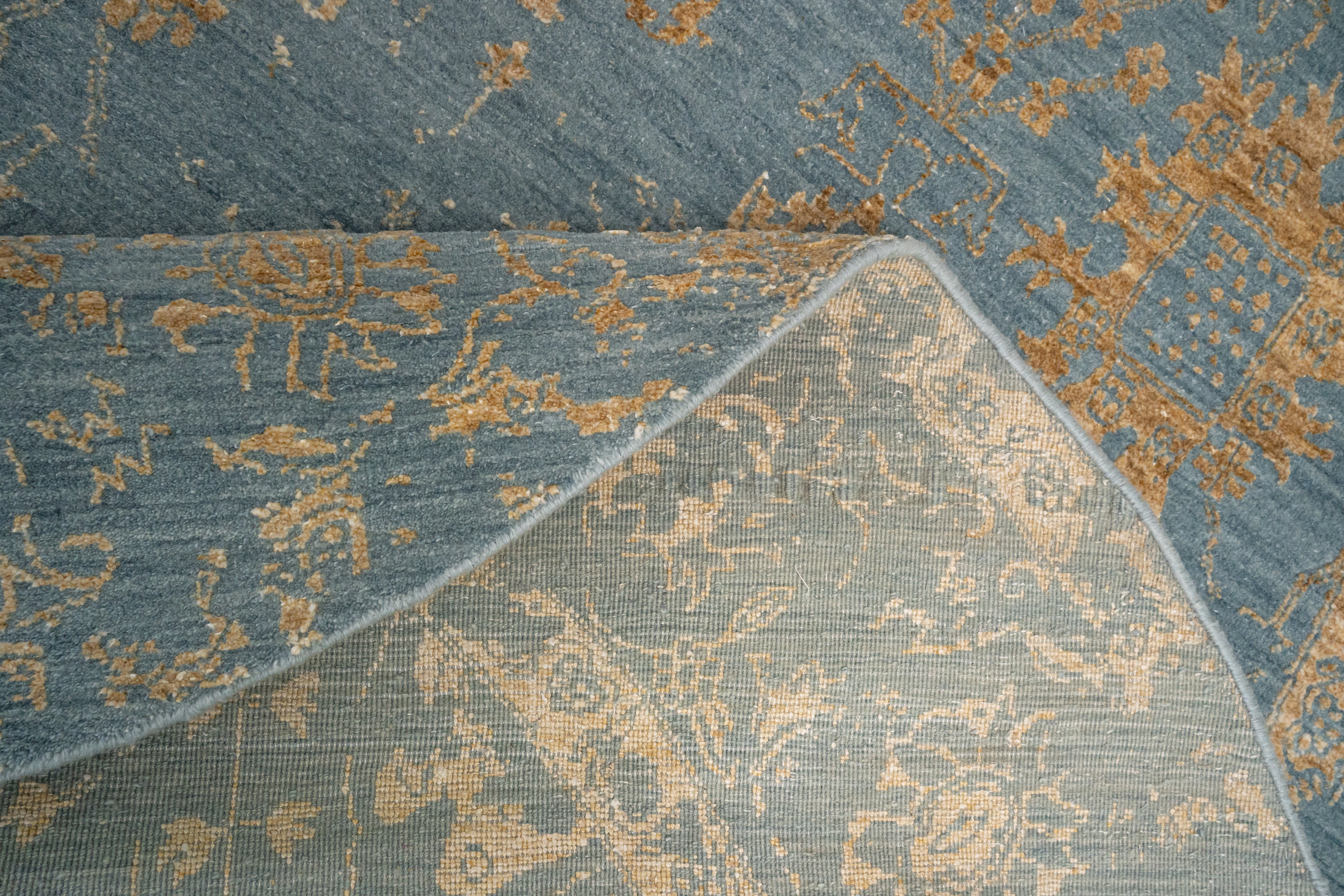 HANDKNOTTED RUG DIA- 169 VASE 3, J.Blue & Gold