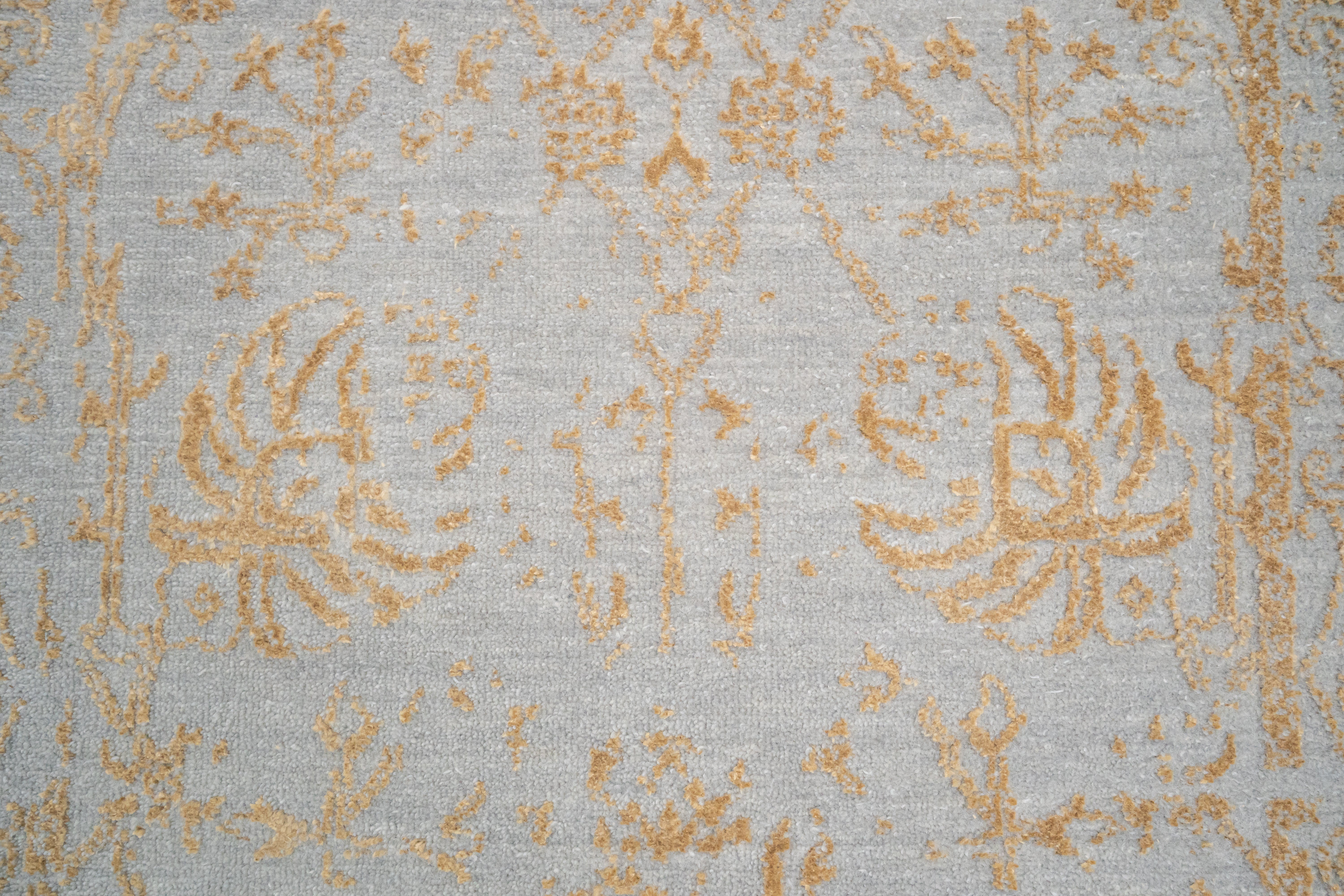 HandKnotted Runner Rug DIA- 1690 VASE 3, Ivory & Green