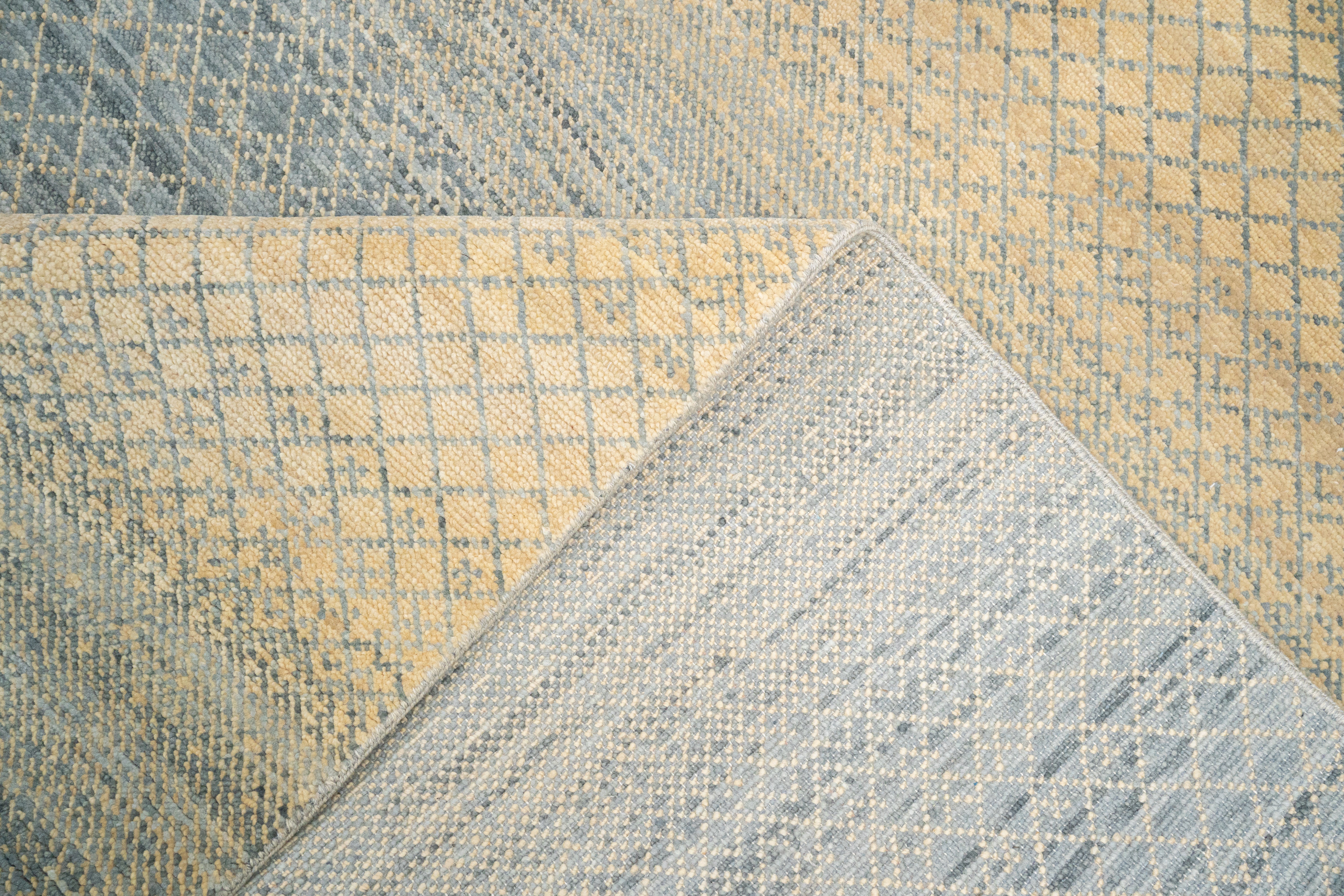 Handknotted Carpet, DIA- 1701 DCM, Silver & Gold