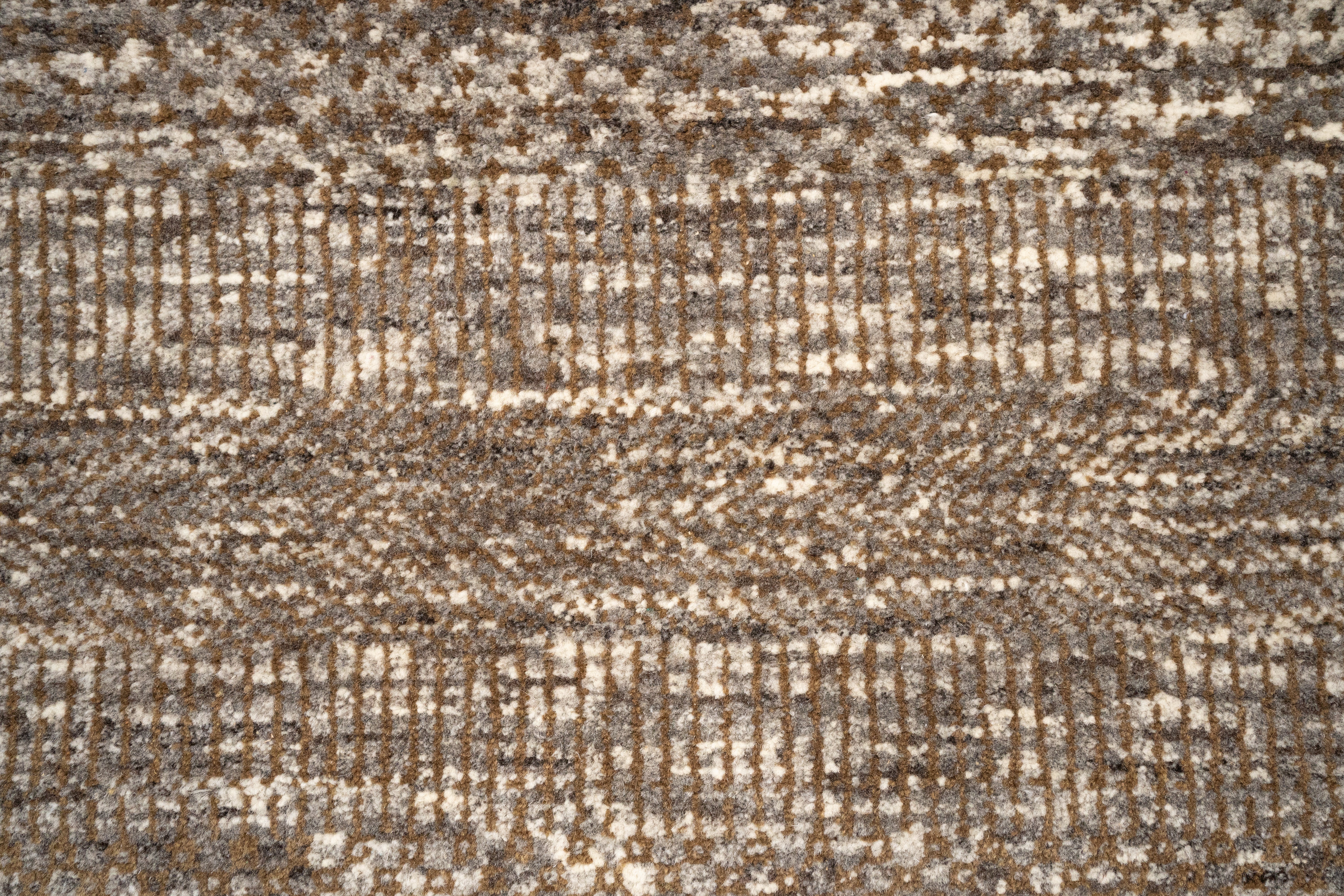 Handknotted Carpet DIA- 1727 MCN, Natural & Brown