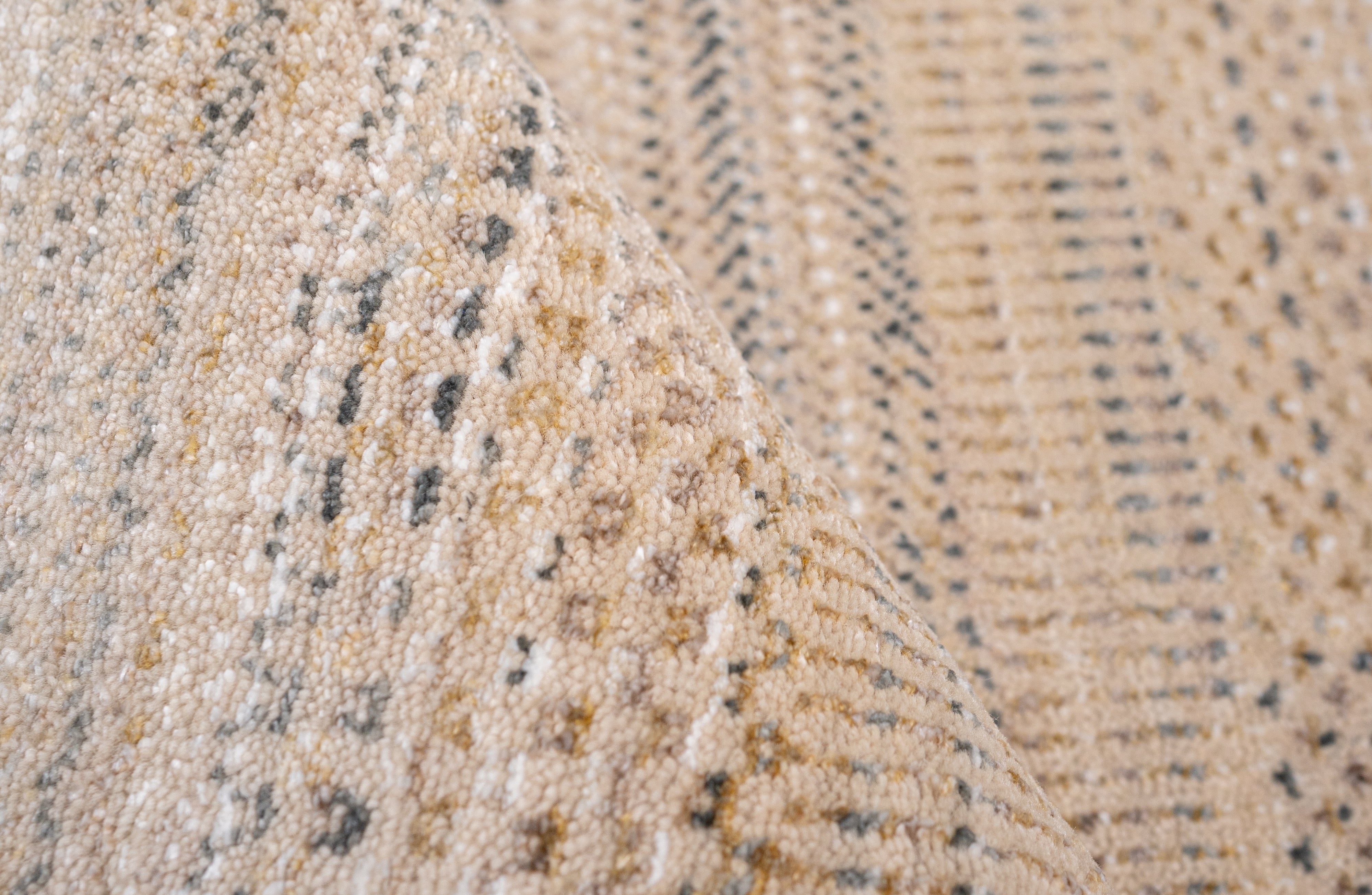 Handknotted Carpet DIA- 173