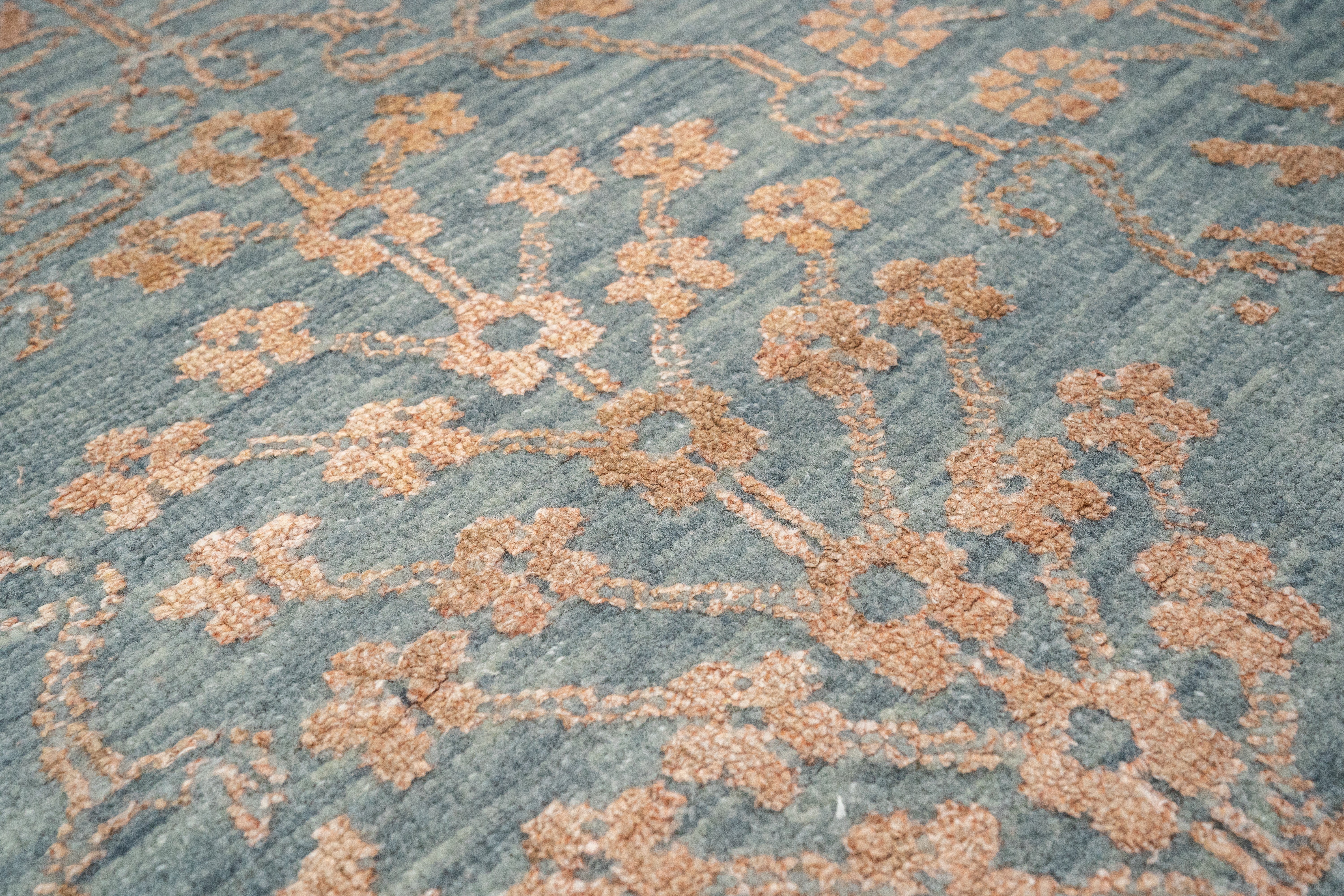 Handknotted Carpet, DIA - 1757 VASE 3, Smoke & Antique Brass