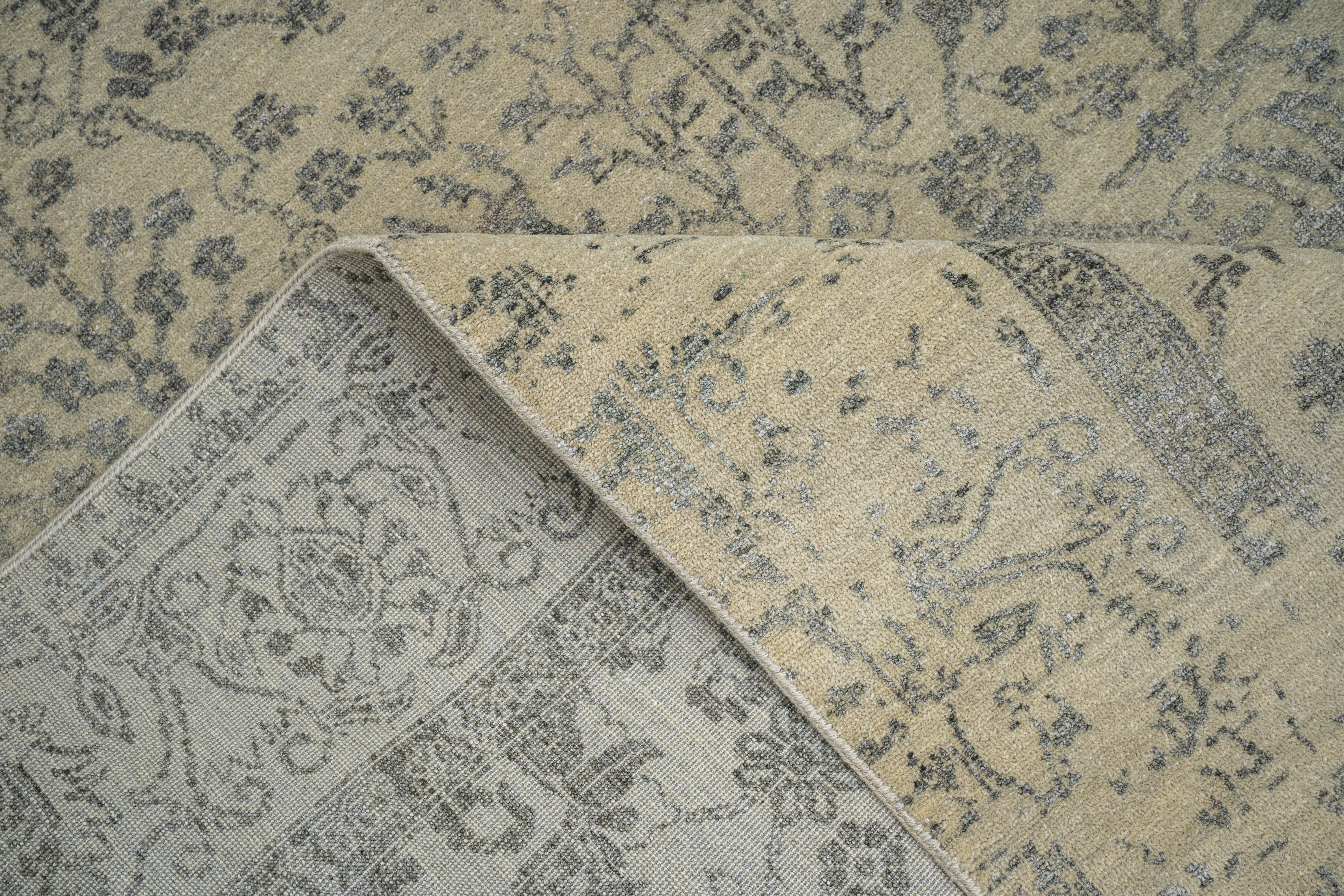 Handknotted Modern Carpet, DIA- 1779 VASE 3