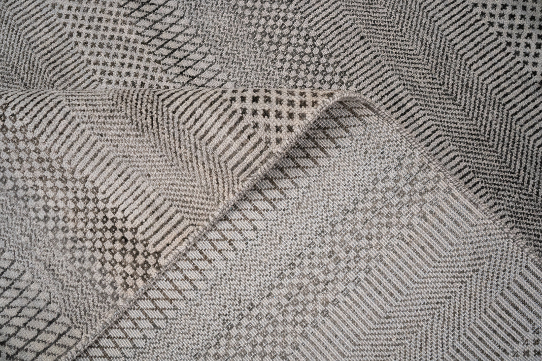 Handknotted Carpet DIA- 187 MCN,  Black Shadows & Raisin Black