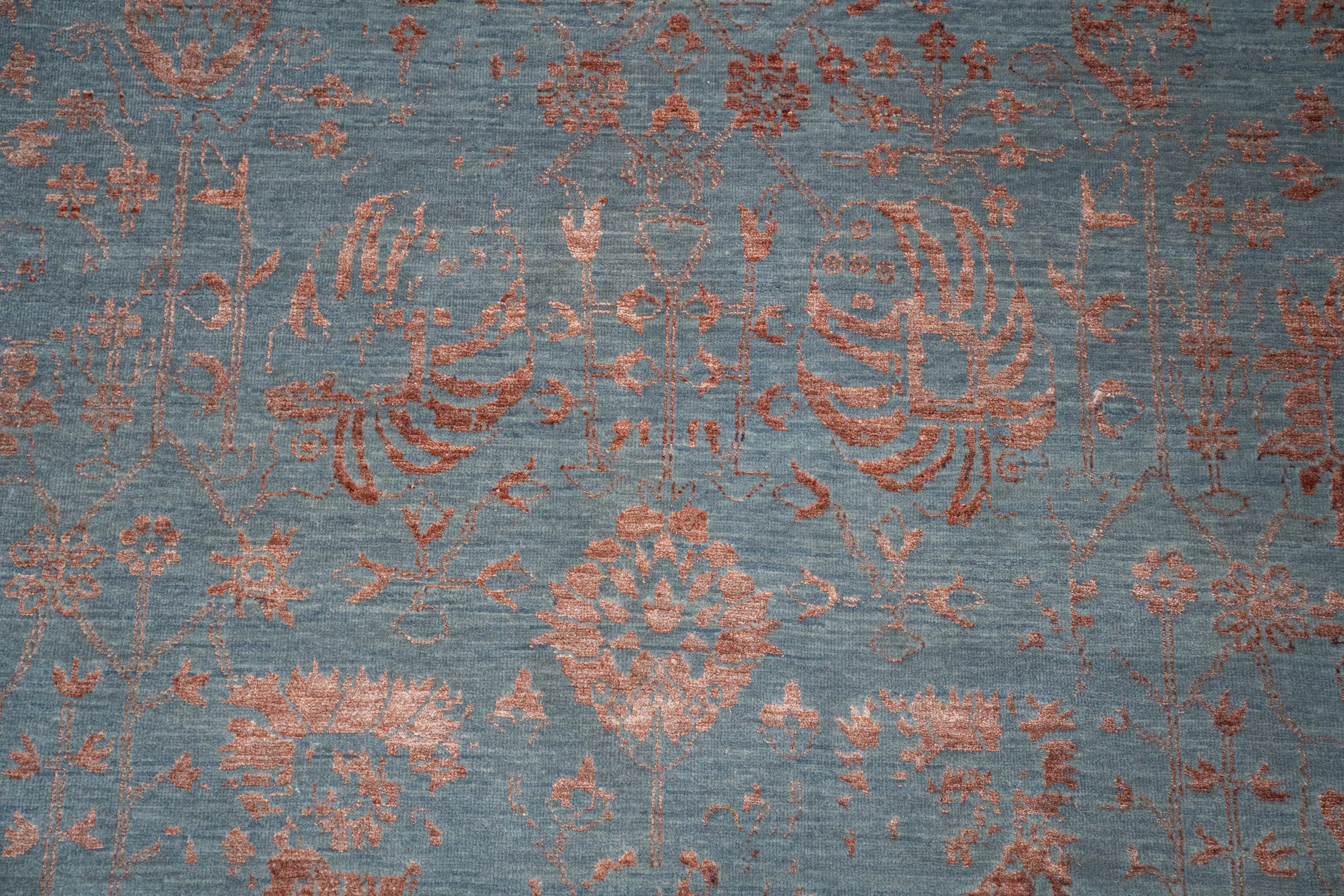 Handknotted Modern Carpet, DIA- 1879 VASE 3
