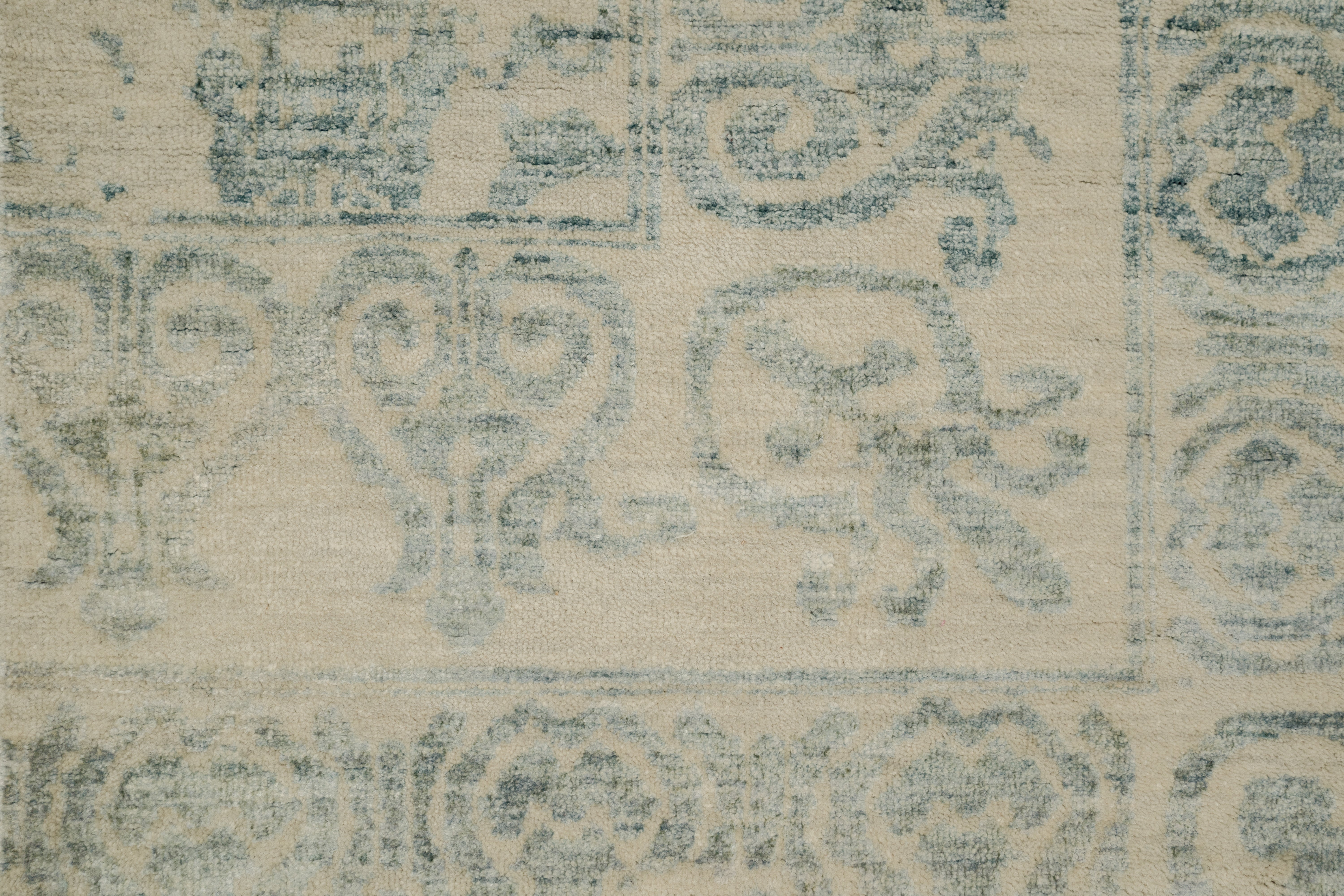 Handknotted Carpet  DIA- 1932 EKT- 6