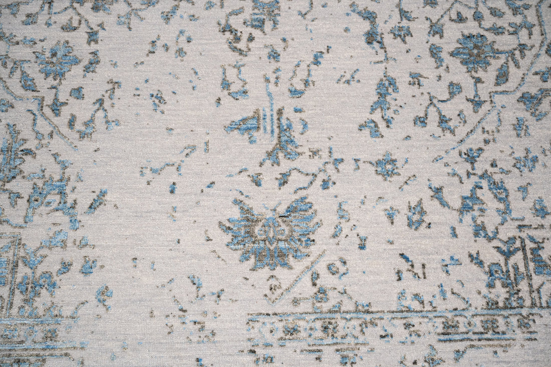 Handknotted Carpet DIA- 199 SERAPI, Pastel Gray, Rackley & Wenge