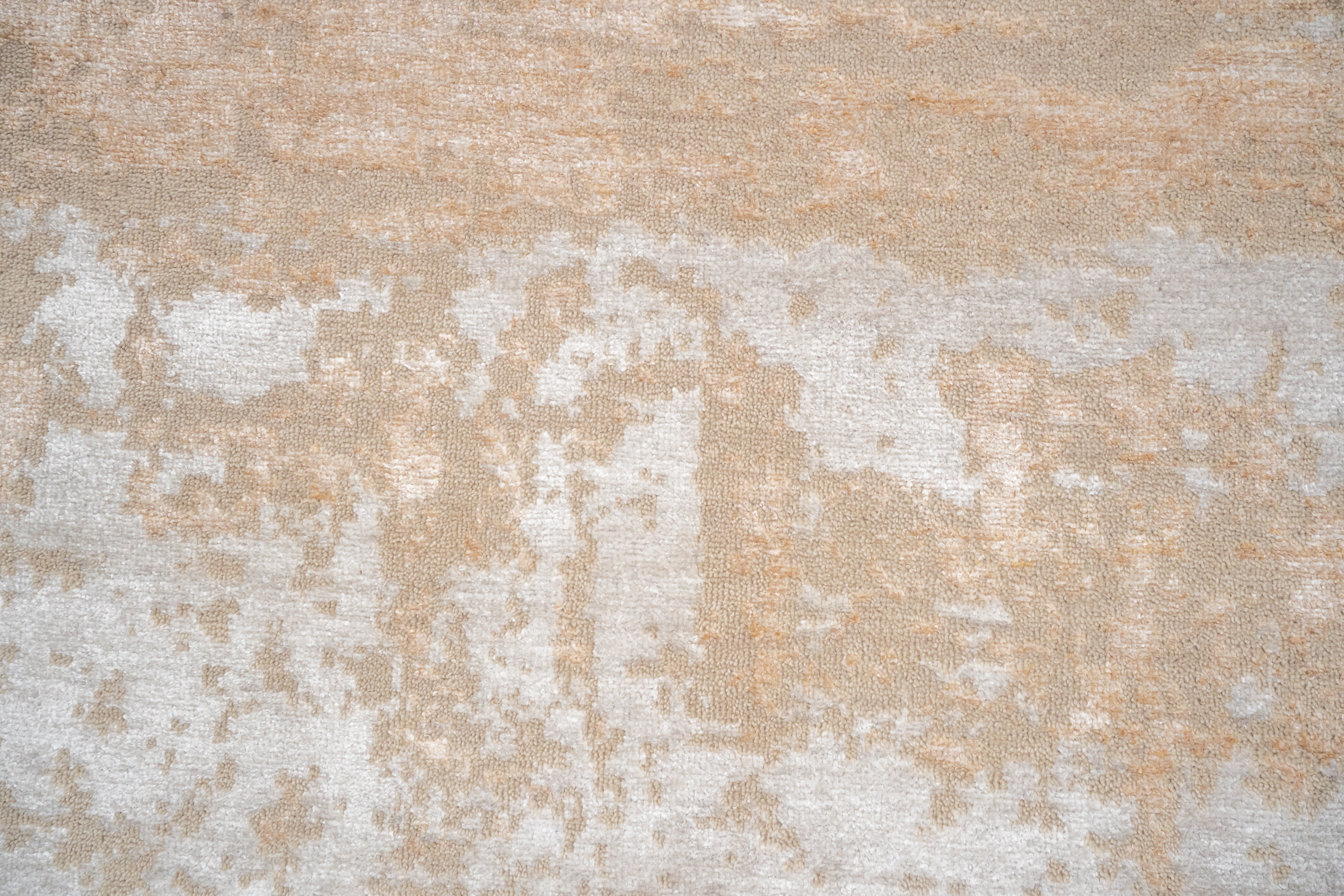 HandKnotted Abstract Carpet DIA- 20 GALAXY 23 Pastel Gray, Platinum & Beaver