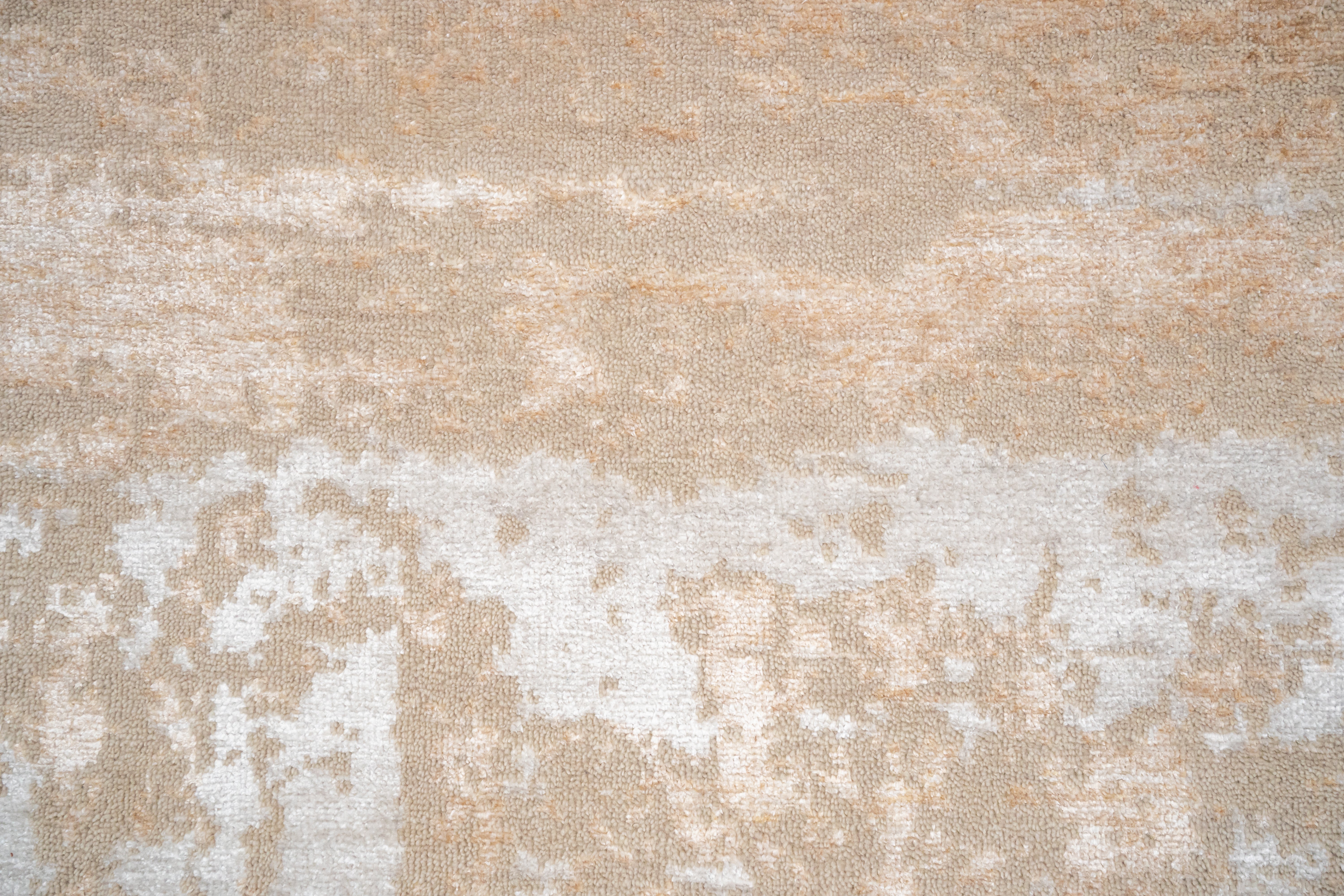 HandKnotted Abstract Carpet DIA- 20 GALAXY 23 Pastel Gray, Platinum & Beaver