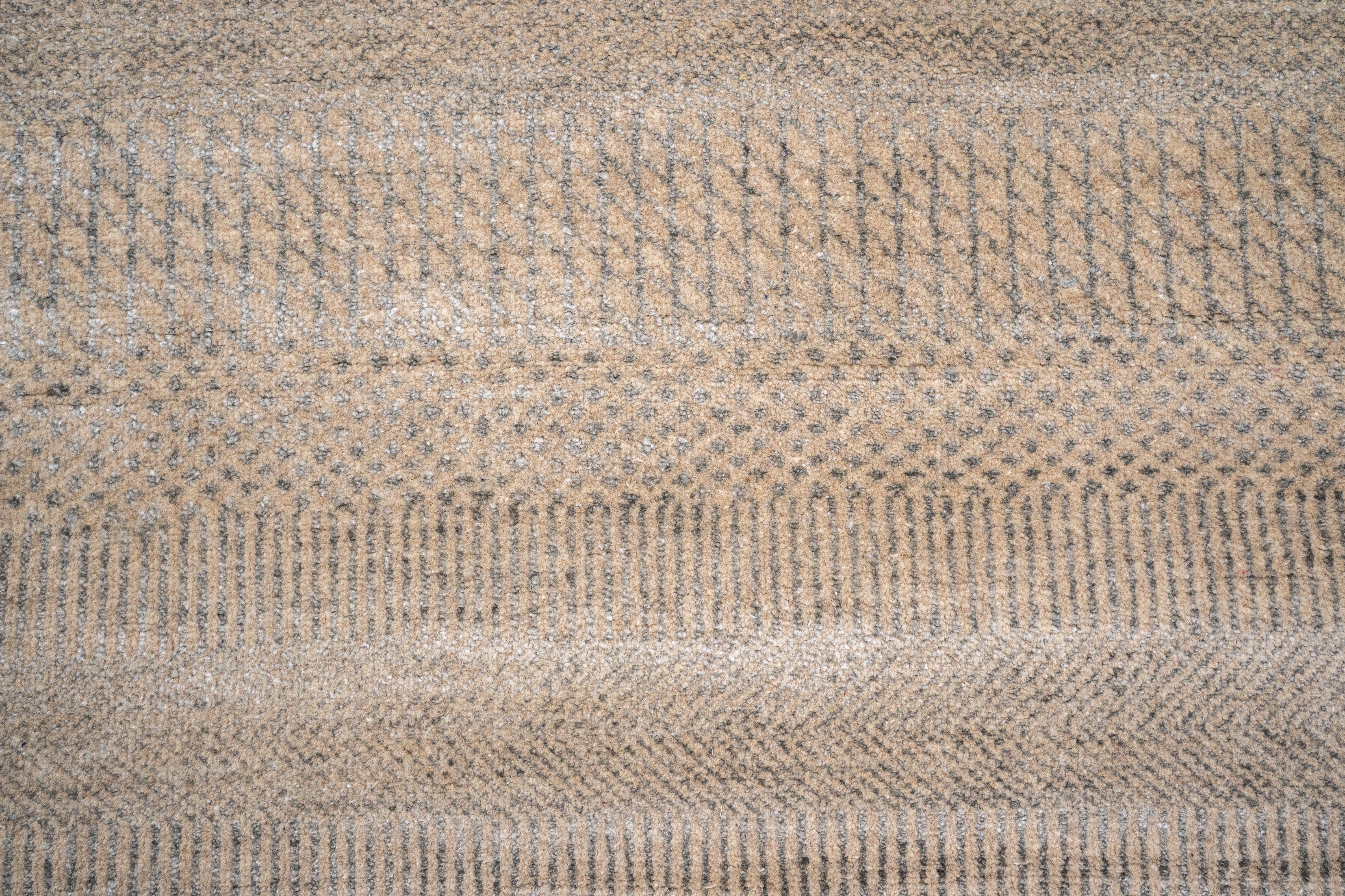 Handknotted Carpet, DIA- 2025 MCN, Khaki & Granite Gray